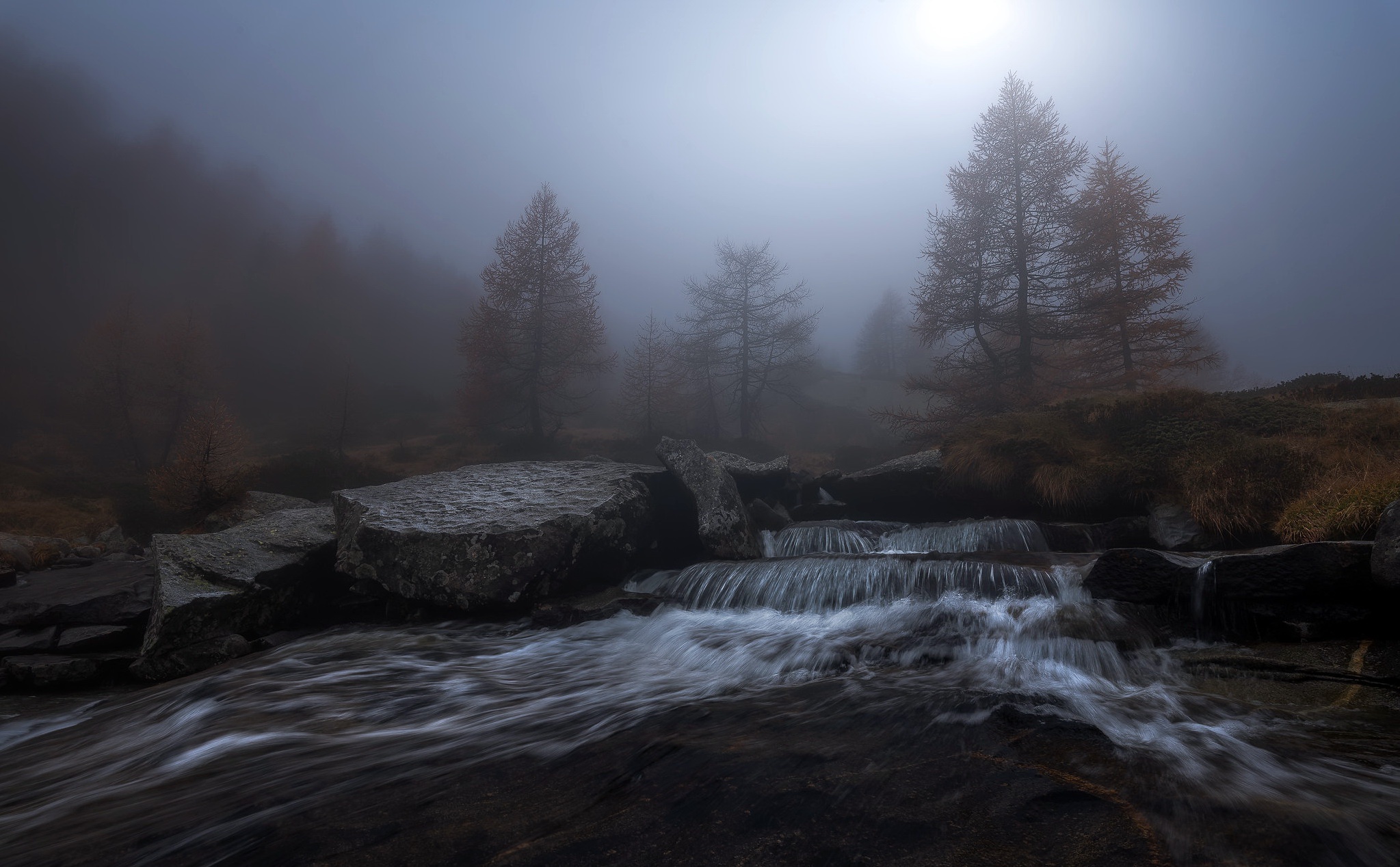 Descarga gratis la imagen Noche, Luna, Rio, Niebla, Tierra/naturaleza en el escritorio de tu PC