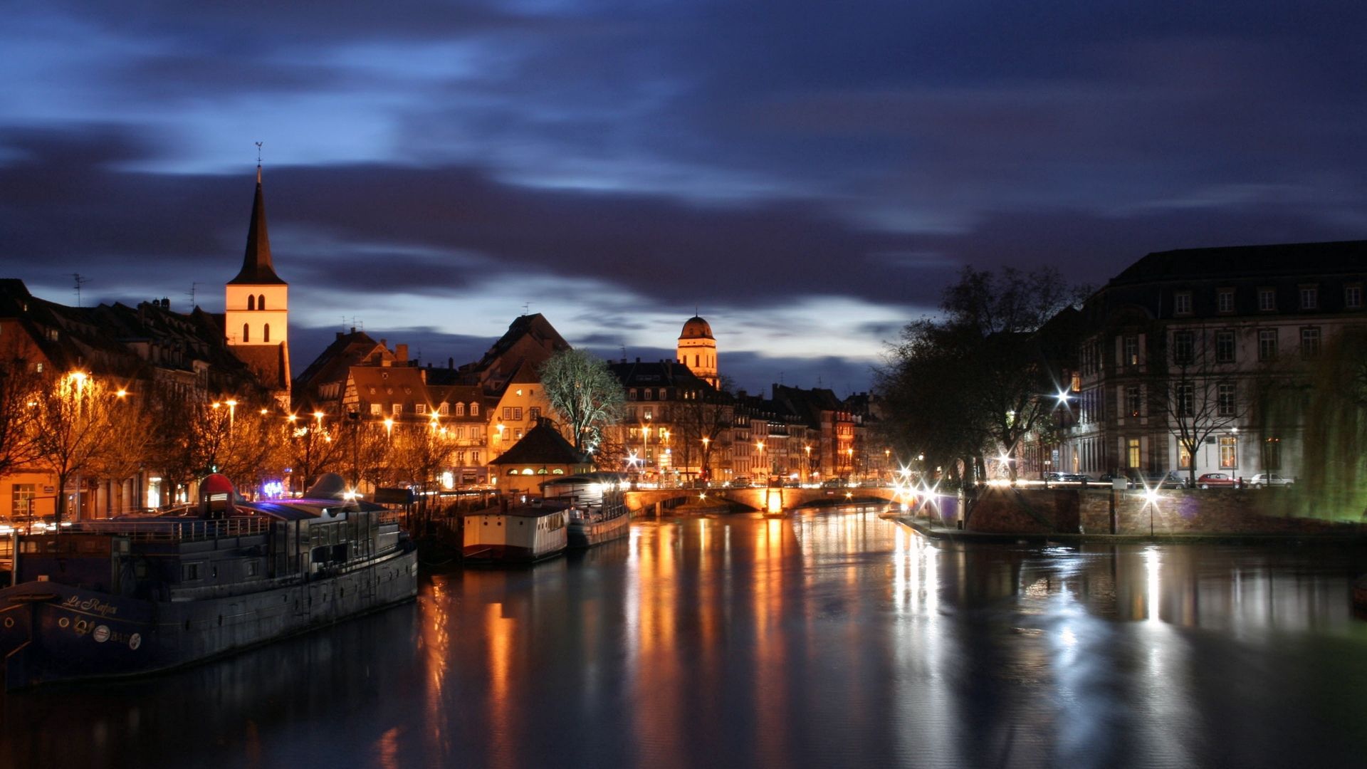 151767 descargar imagen ciudades, ríos, noche, edificio, francia, estrasburgo: fondos de pantalla y protectores de pantalla gratis