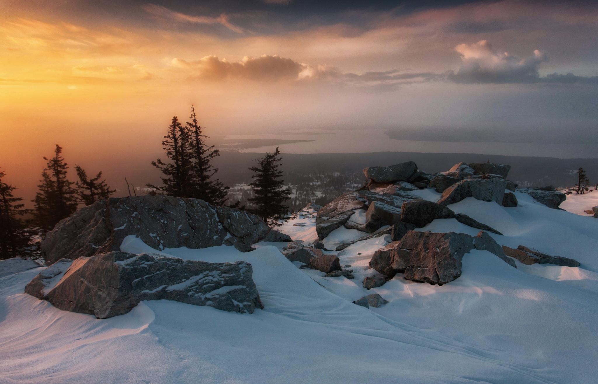 Laden Sie das Landschaft, Winter, Natur, Schnee, Nebel, Morgen, Stein, Tanne, Erde/natur-Bild kostenlos auf Ihren PC-Desktop herunter