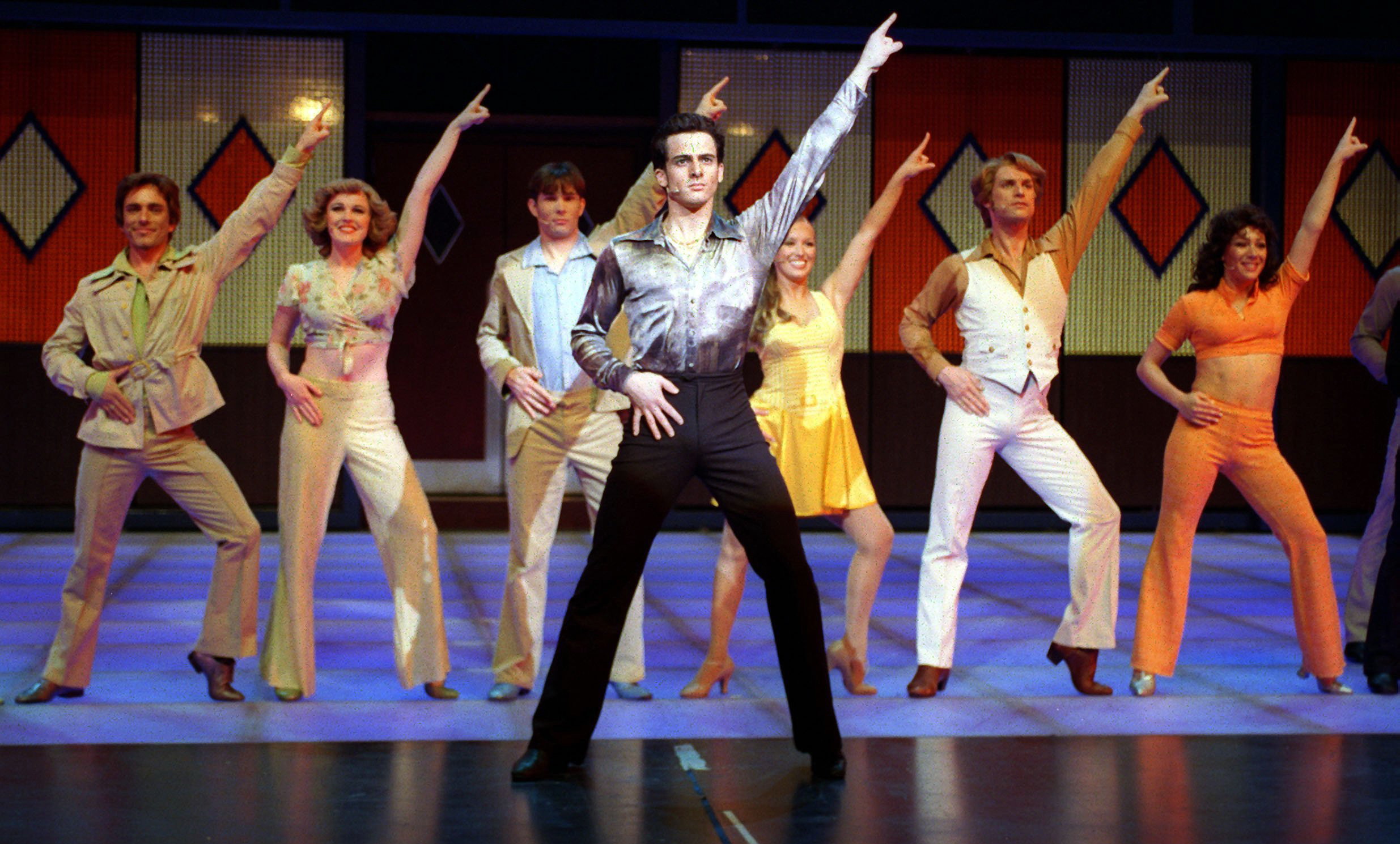 Free 4K, 32K, Saturday Night Fever: The Musical Ultra HD