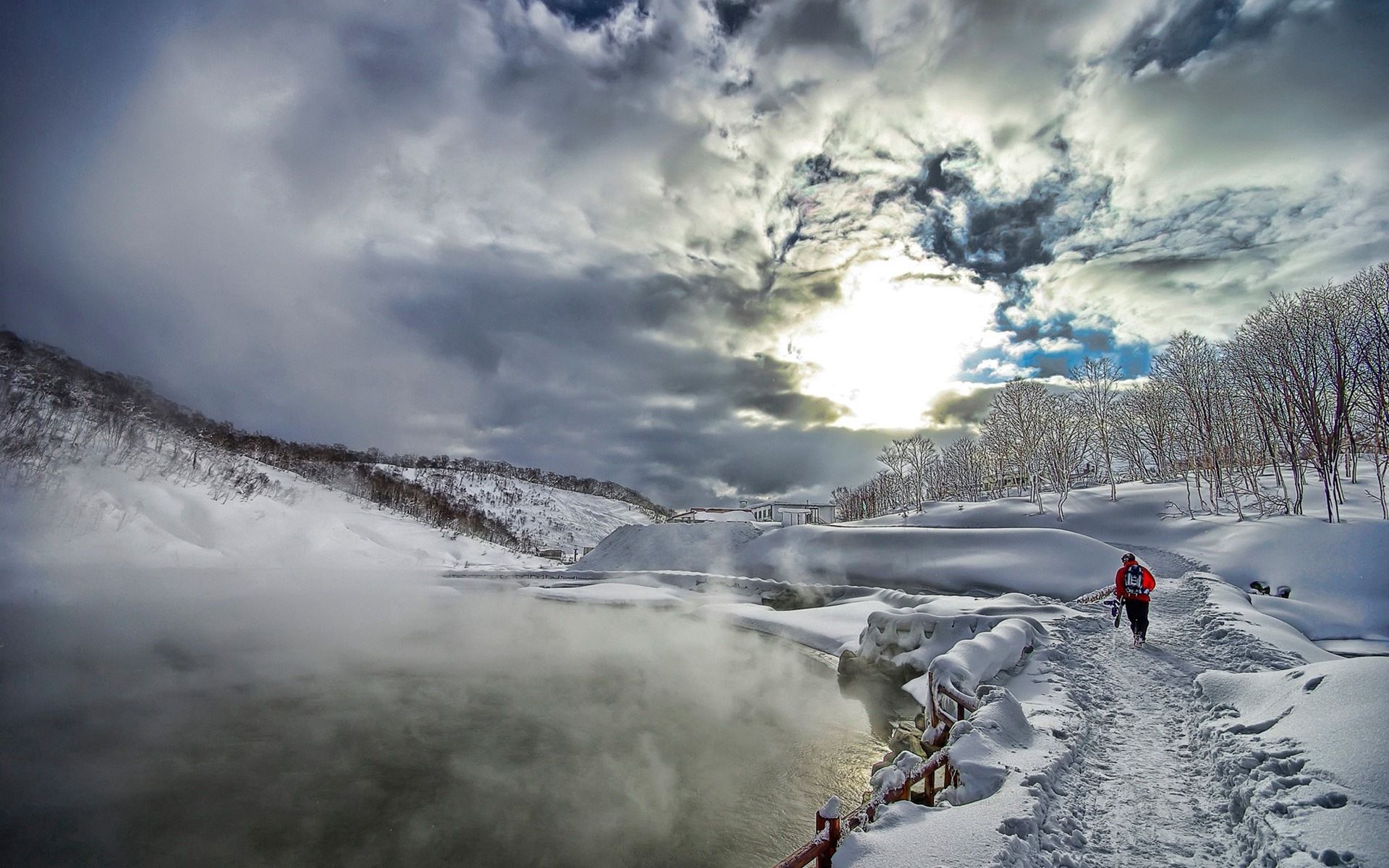 Descarga gratis la imagen Invierno, Naturaleza, Montañas, Nieve, Lago, Niebla, Humano, Persona en el escritorio de tu PC