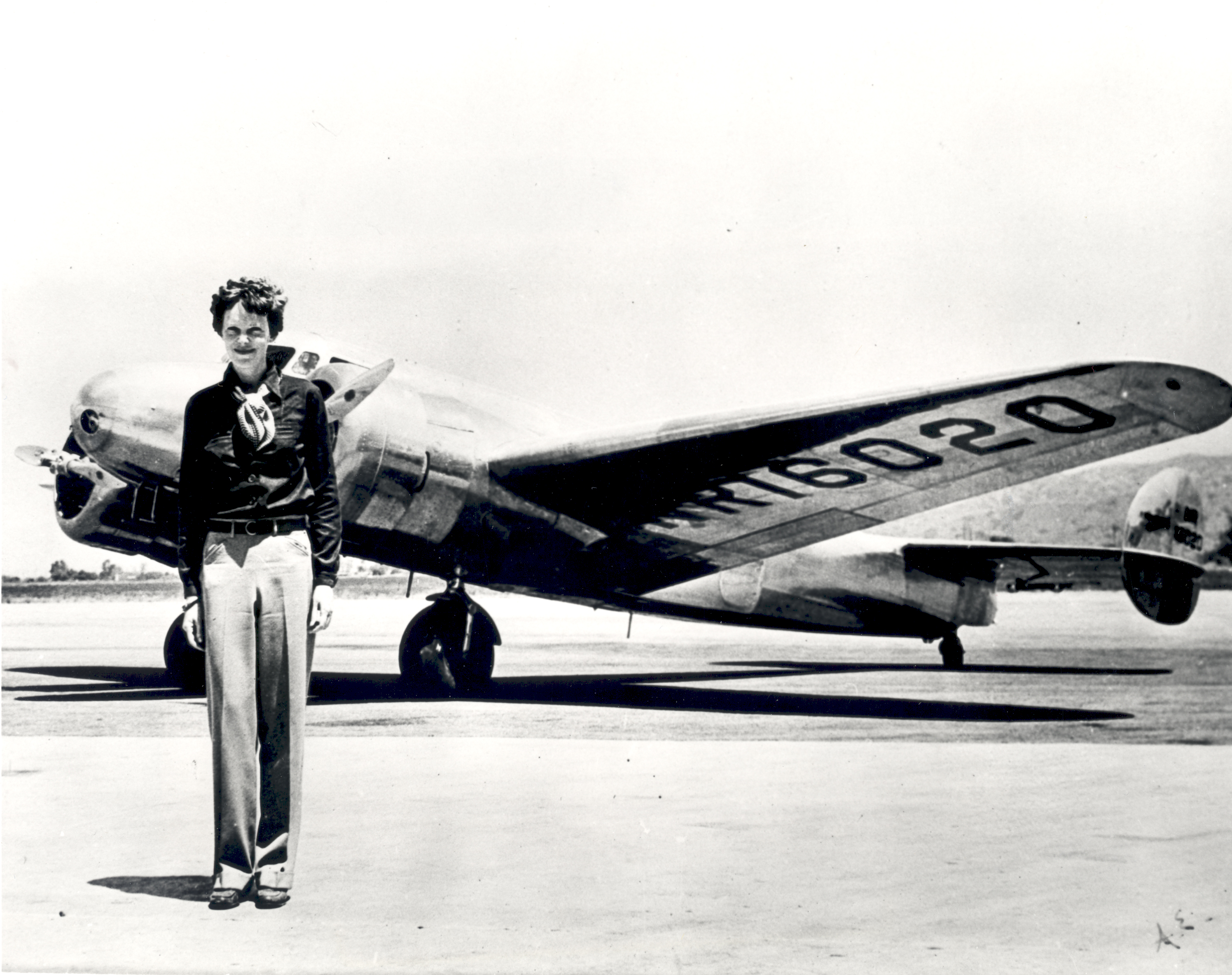 Download mobile wallpaper Aircraft, Celebrity, Black & White, Amelia Earhart for free.
