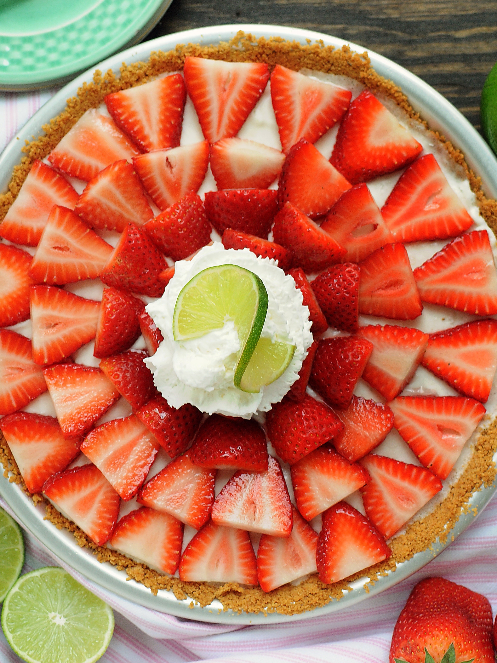 Download mobile wallpaper Food, Strawberry, Cake, Fruit, Pastry for free.
