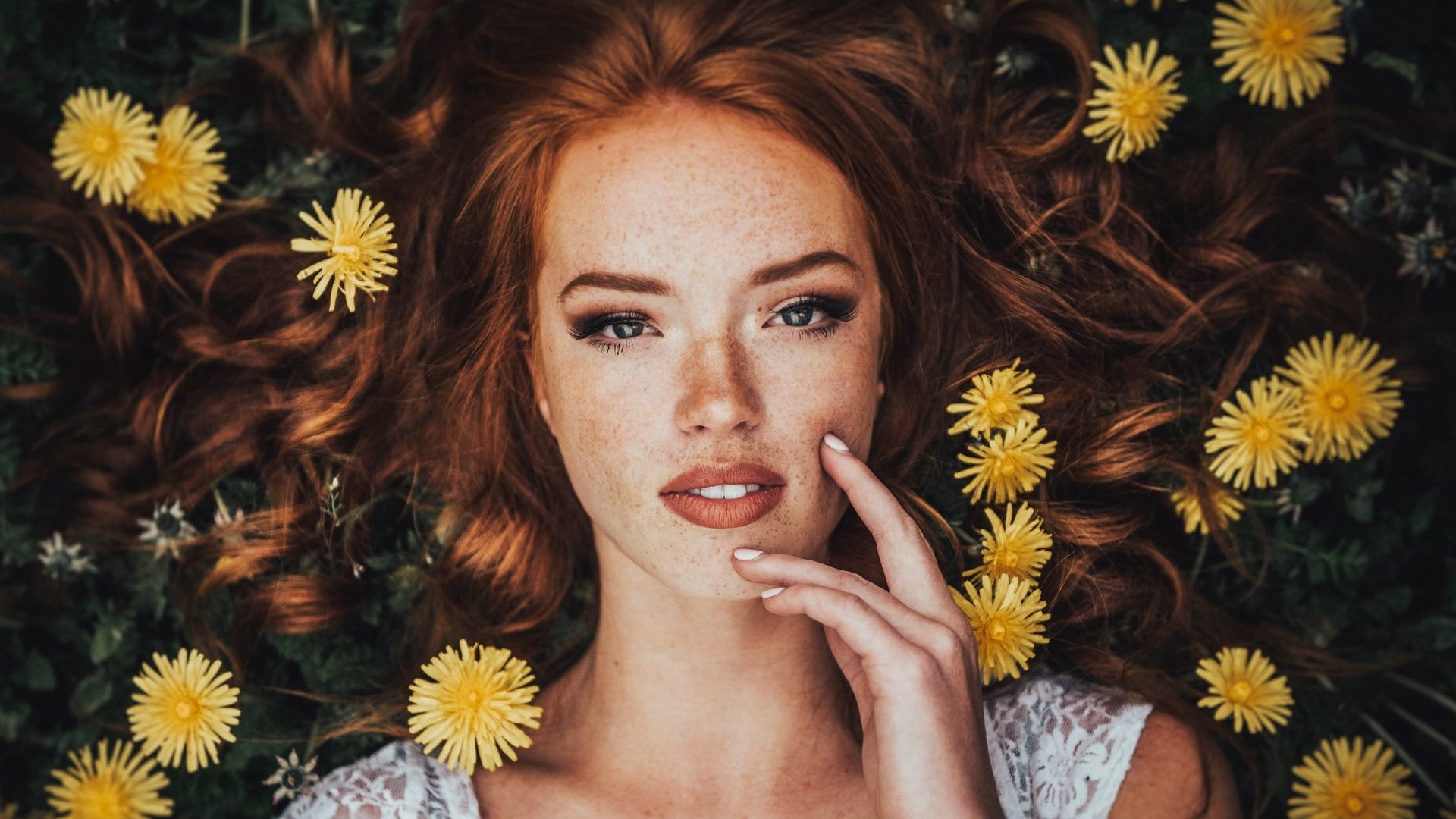 Free download wallpaper Redhead, Face, Model, Women, Yellow Flower, Freckles, Lying Down on your PC desktop
