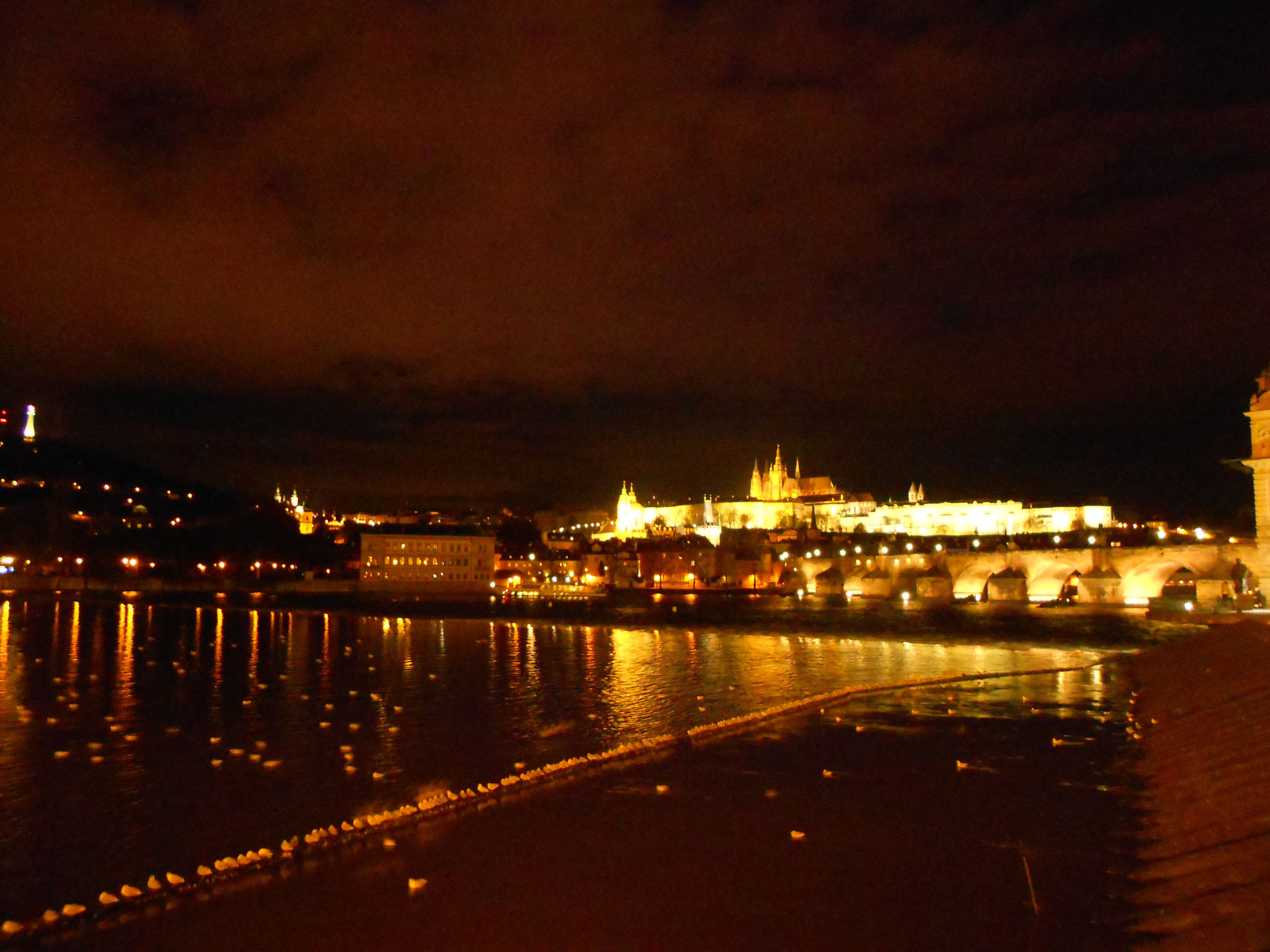 Скачать картинку Города, Прага, Сделано Человеком в телефон бесплатно.