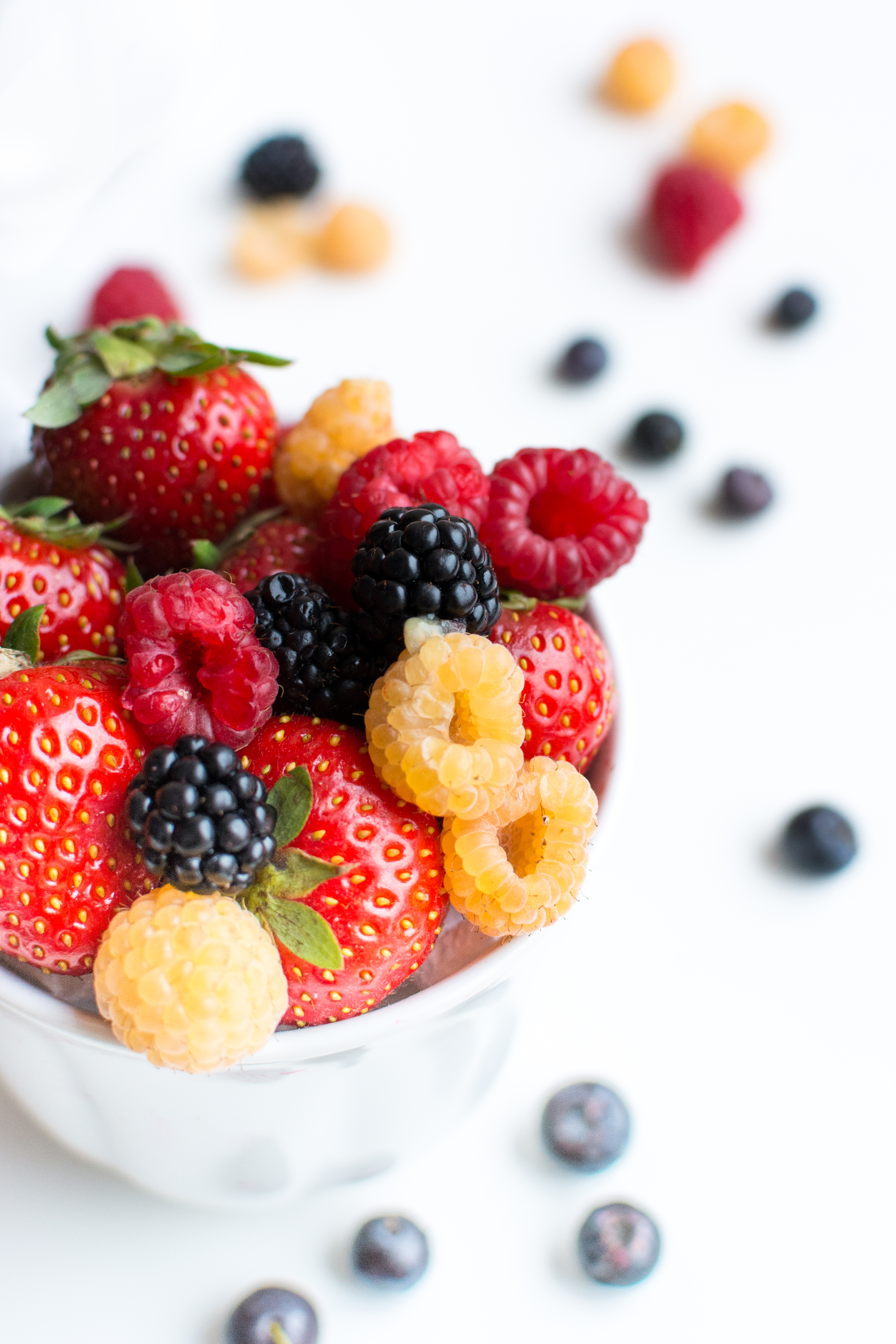 Free download wallpaper Raspberry, Ripe, Strawberry, Berries, Blackberry, Food on your PC desktop