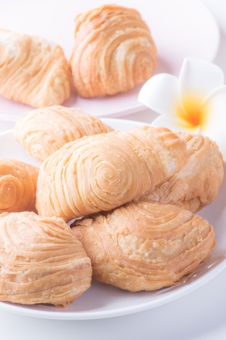 Download mobile wallpaper Food, Still Life, Breakfast, Viennoiserie for free.