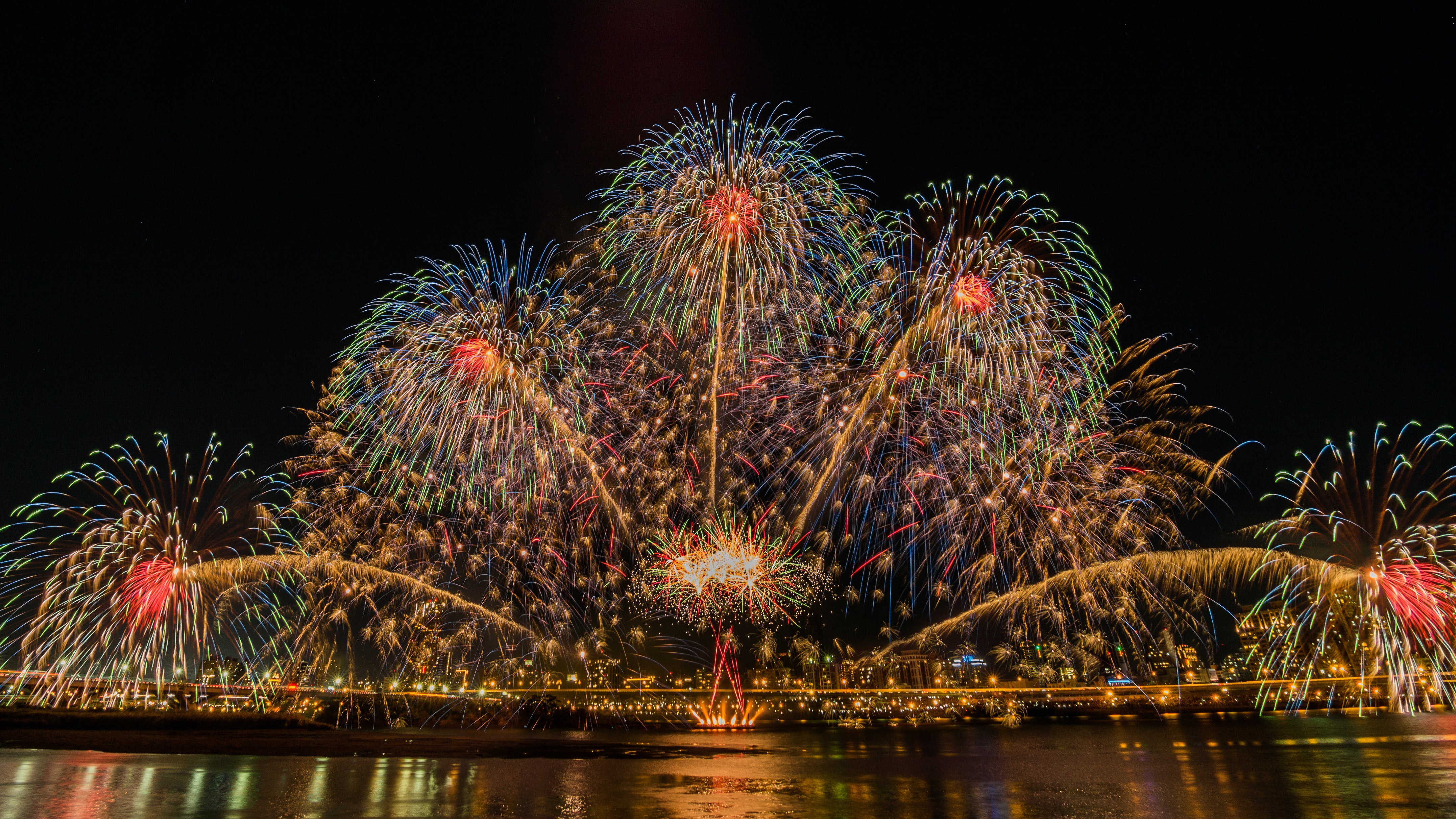 Descarga gratuita de fondo de pantalla para móvil de Noche, Fuegos Artificiales, Fotografía.