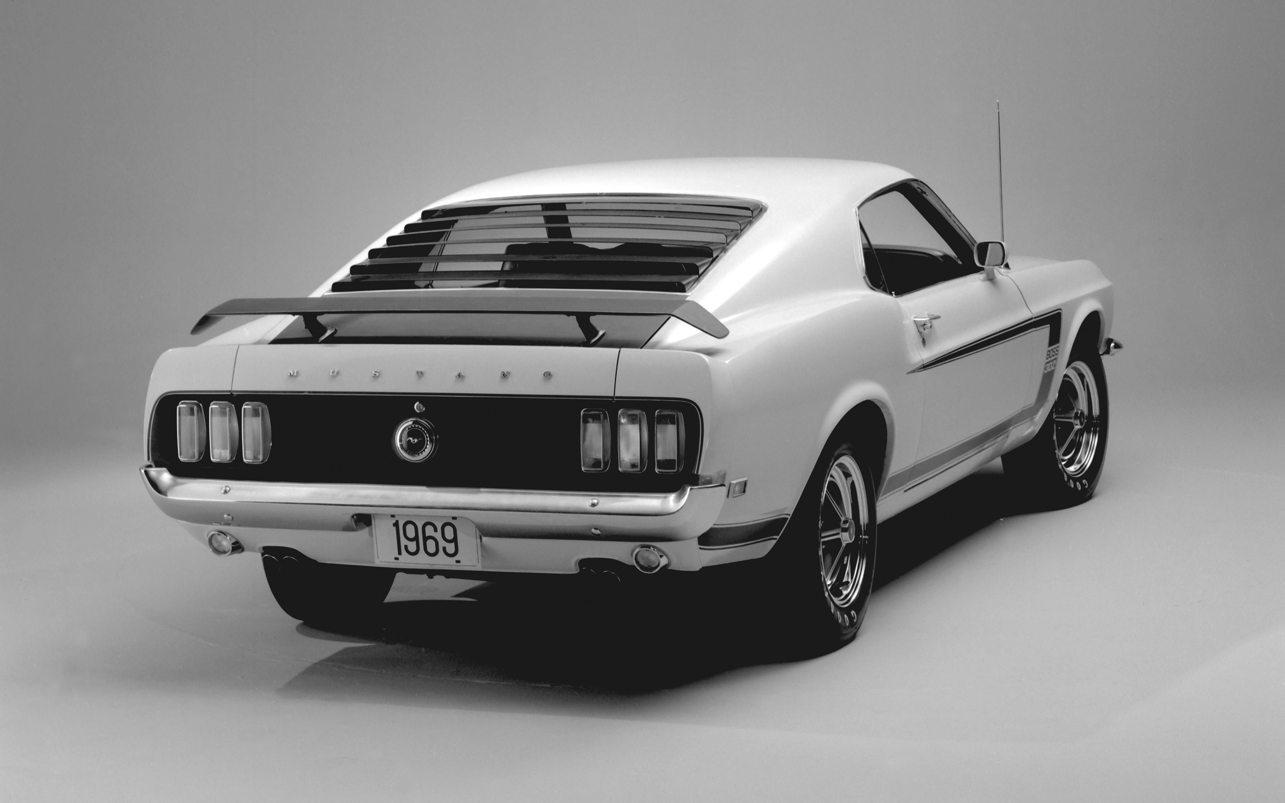 Free download wallpaper Ford, Car, Muscle Car, Fastback, Vehicles, Black & White, Ford Mustang Boss 302 on your PC desktop