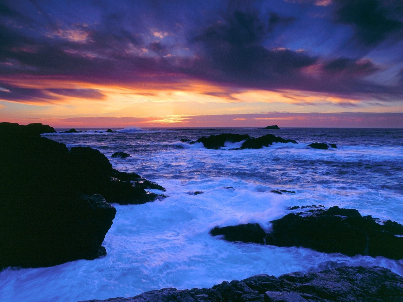 Handy-Wallpaper Sunset, Clouds, Waves, Landschaft, Sea kostenlos herunterladen.