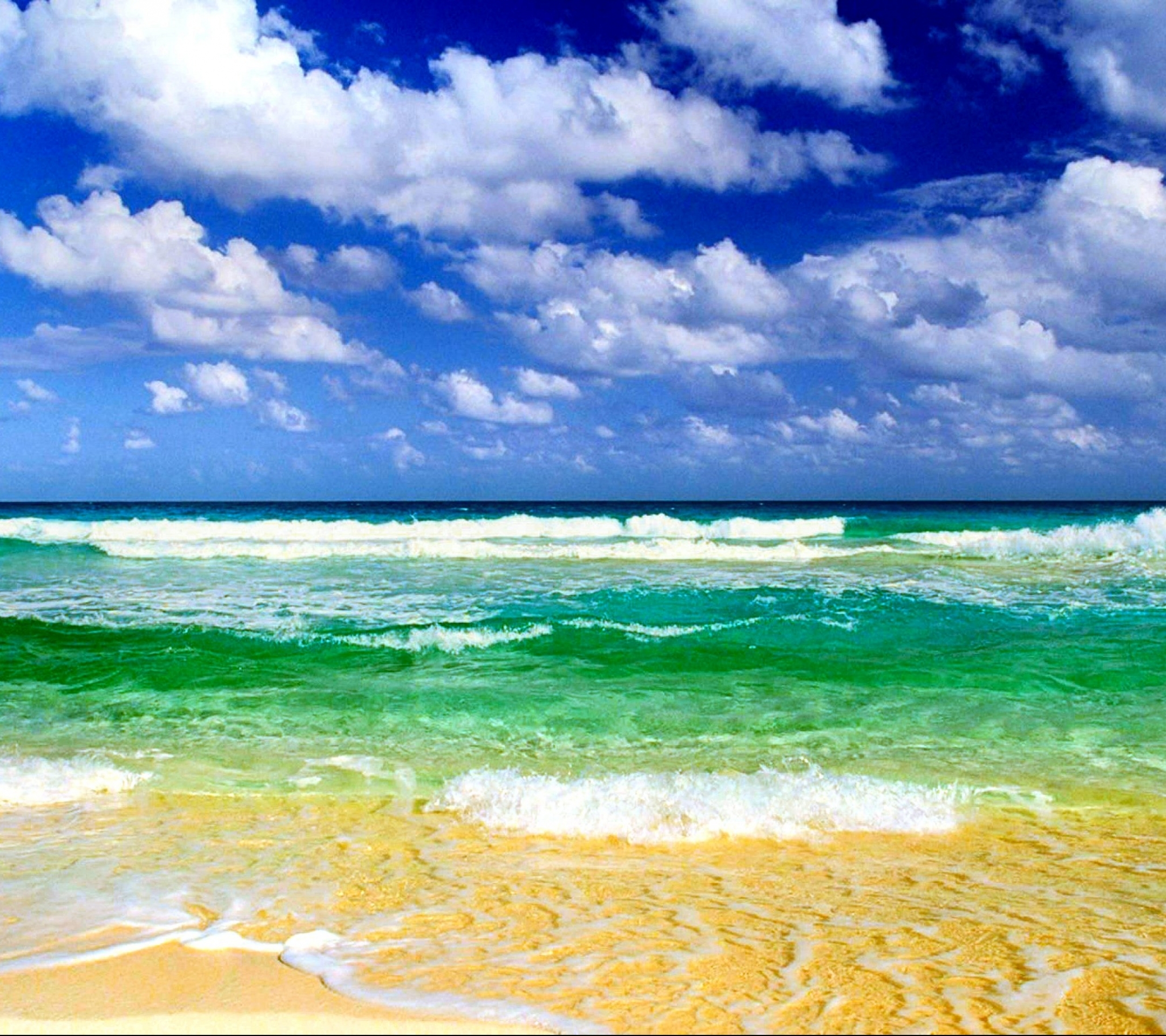 Скачать картинку Море, Облака, Пляж, Лето, Горизонт, Облако, Волна, Солнечно, Земля/природа в телефон бесплатно.