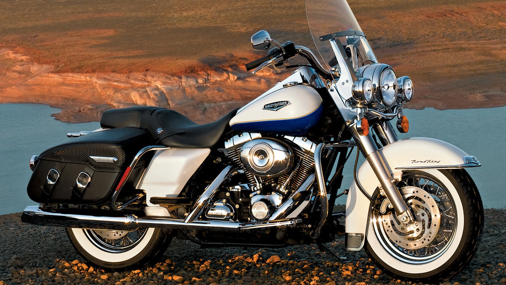 Laden Sie Harley Davidson Road King HD-Desktop-Hintergründe herunter