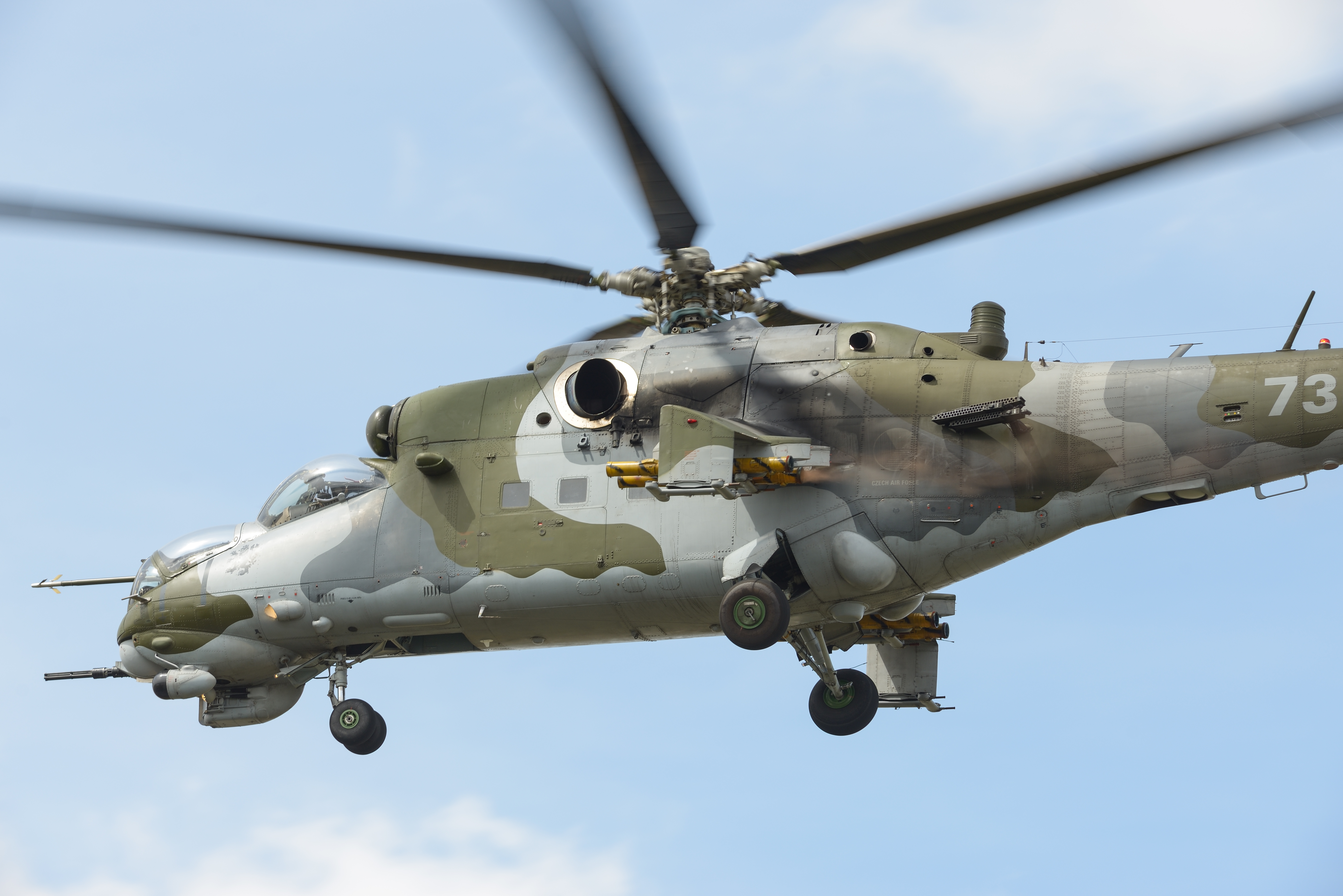 Handy-Wallpaper Militär, Helikopter, Mil Mi 24, Kampfhubschrauber, Militärhubschrauber kostenlos herunterladen.