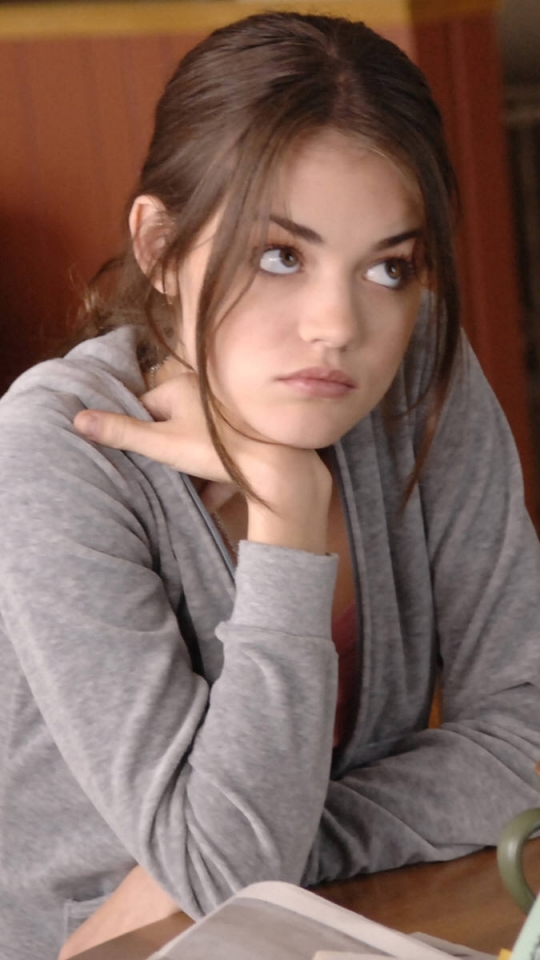 Téléchargez des papiers peints mobile Célébrités, Lucy Hale gratuitement.