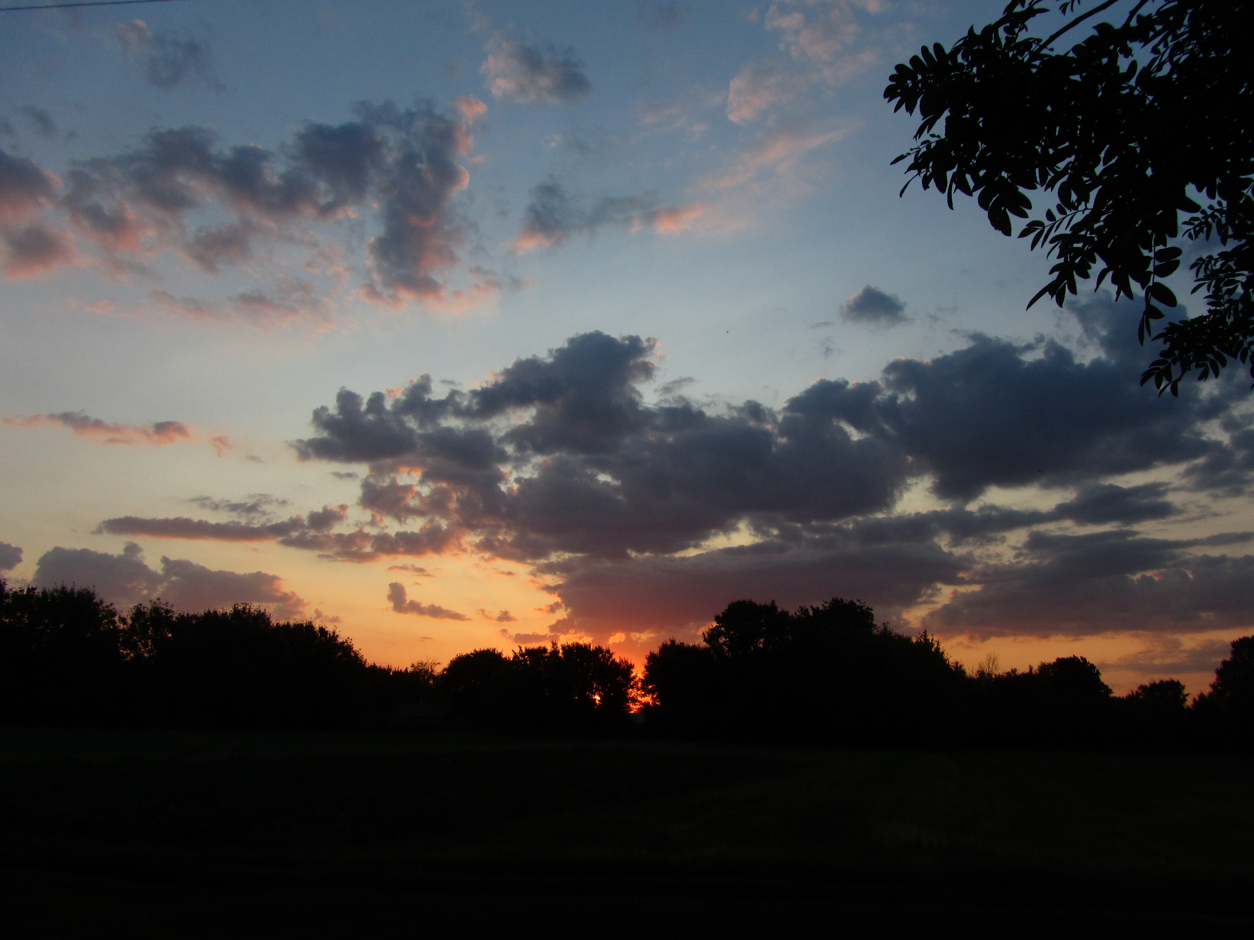 Baixe gratuitamente a imagem Pôr Do Sol, Terra/natureza na área de trabalho do seu PC