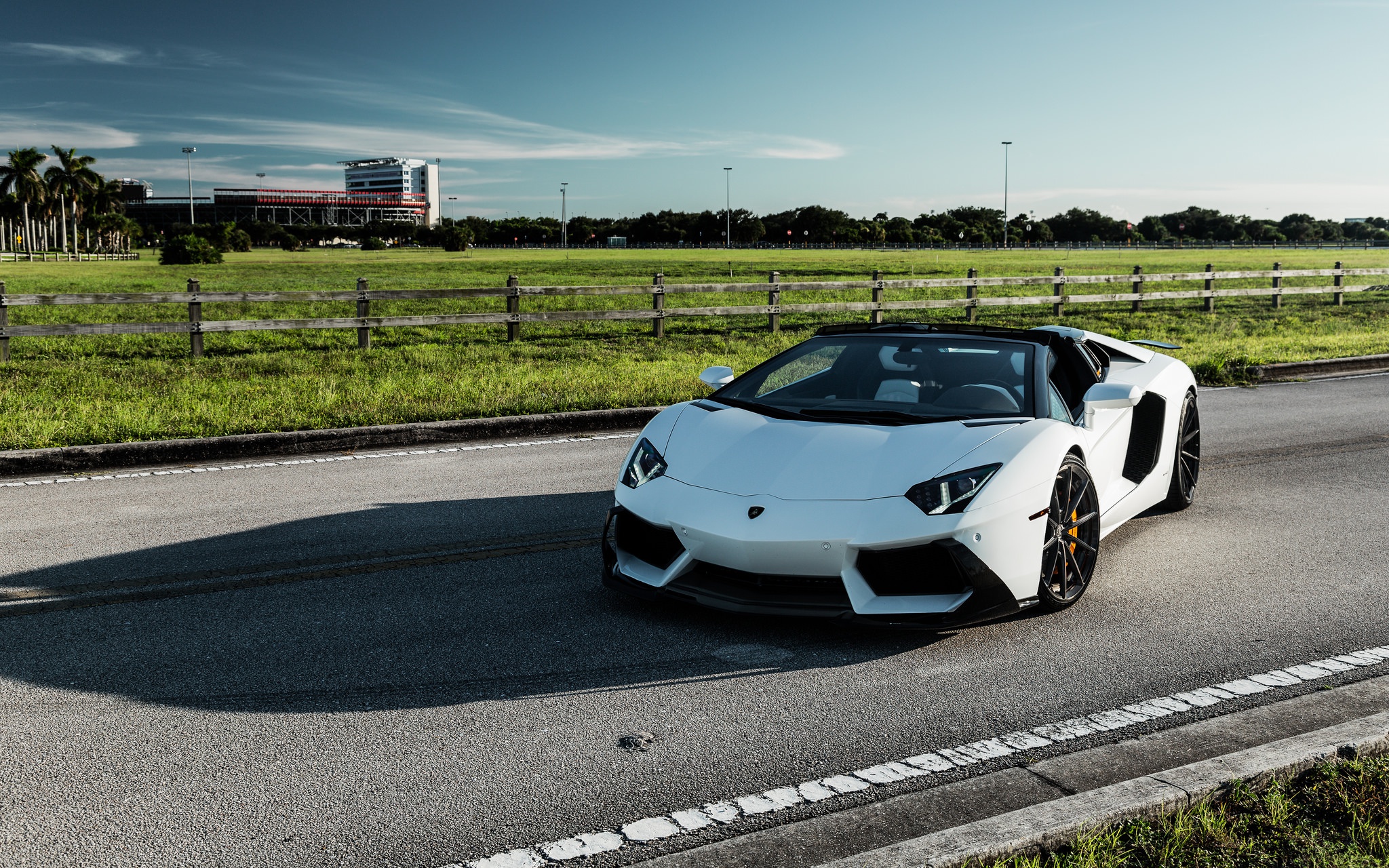 Laden Sie das Lamborghini, Autos, Supersportwagen, Lamborghini Aventador, Fahrzeuge, Weißes Auto-Bild kostenlos auf Ihren PC-Desktop herunter