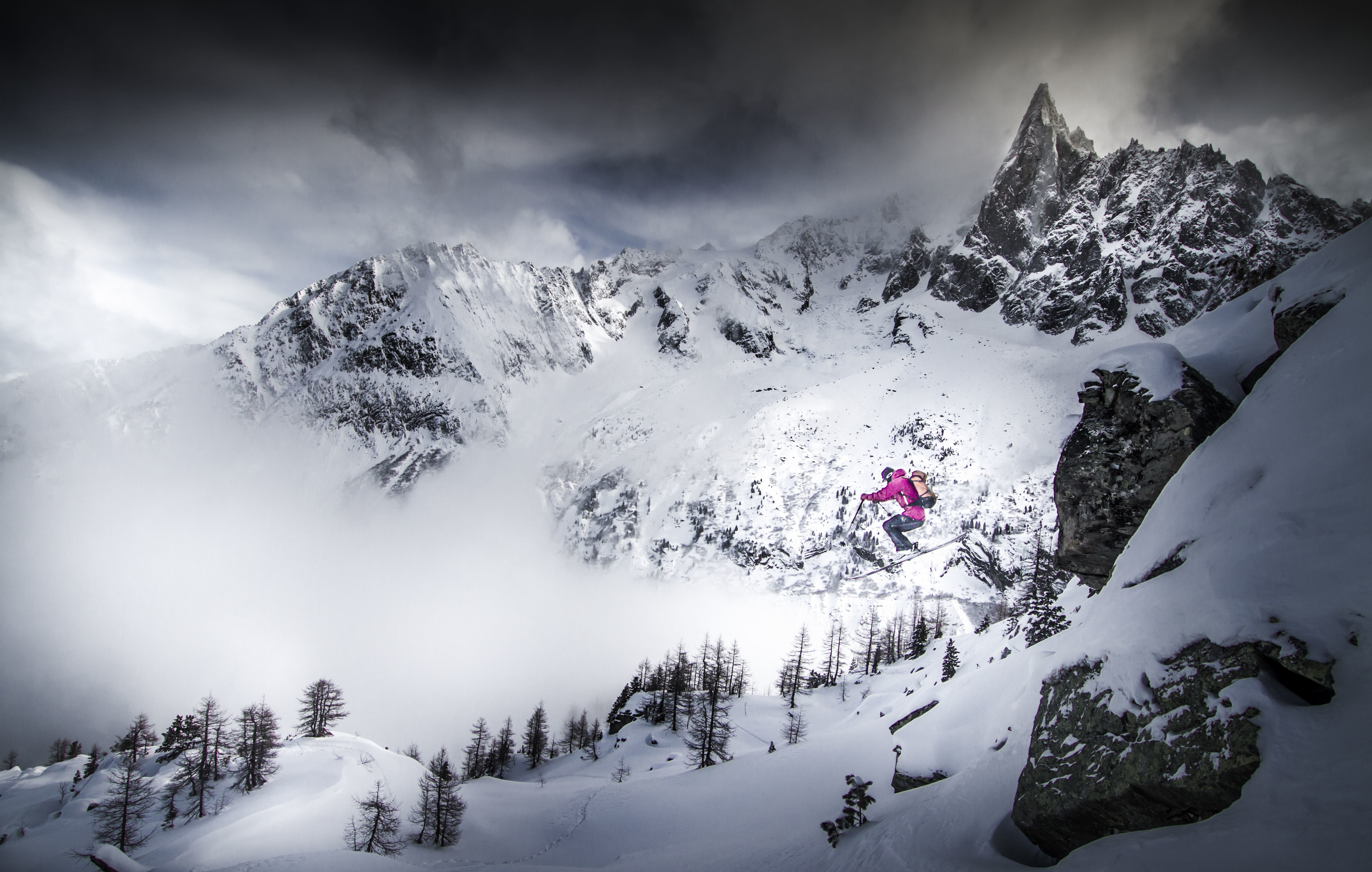 64234 скачать обои лыжи, лыжник, спорт, горы, снег, прыжок - заставки и картинки бесплатно