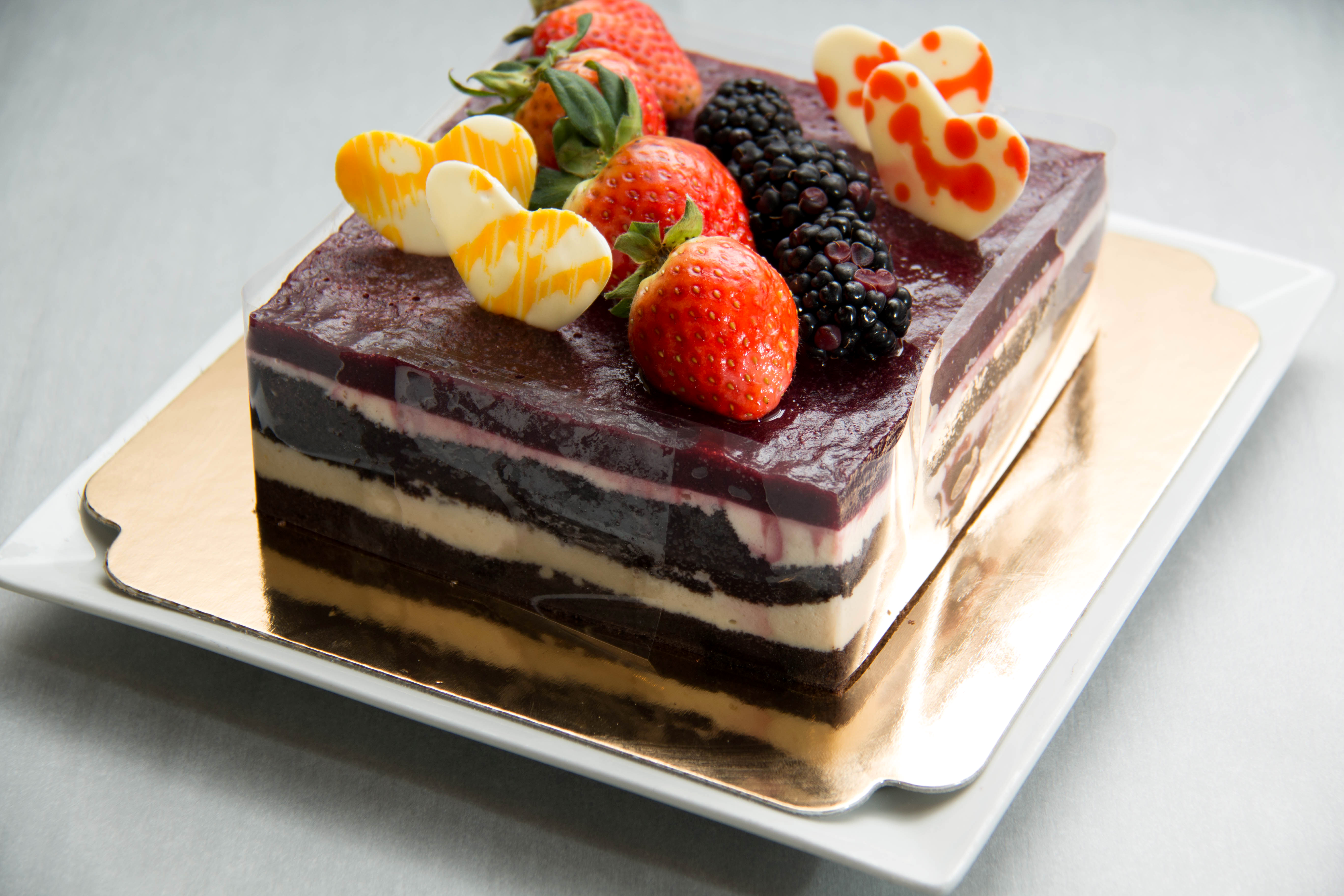 food, dessert, blackberry, cake, pastry, strawberry