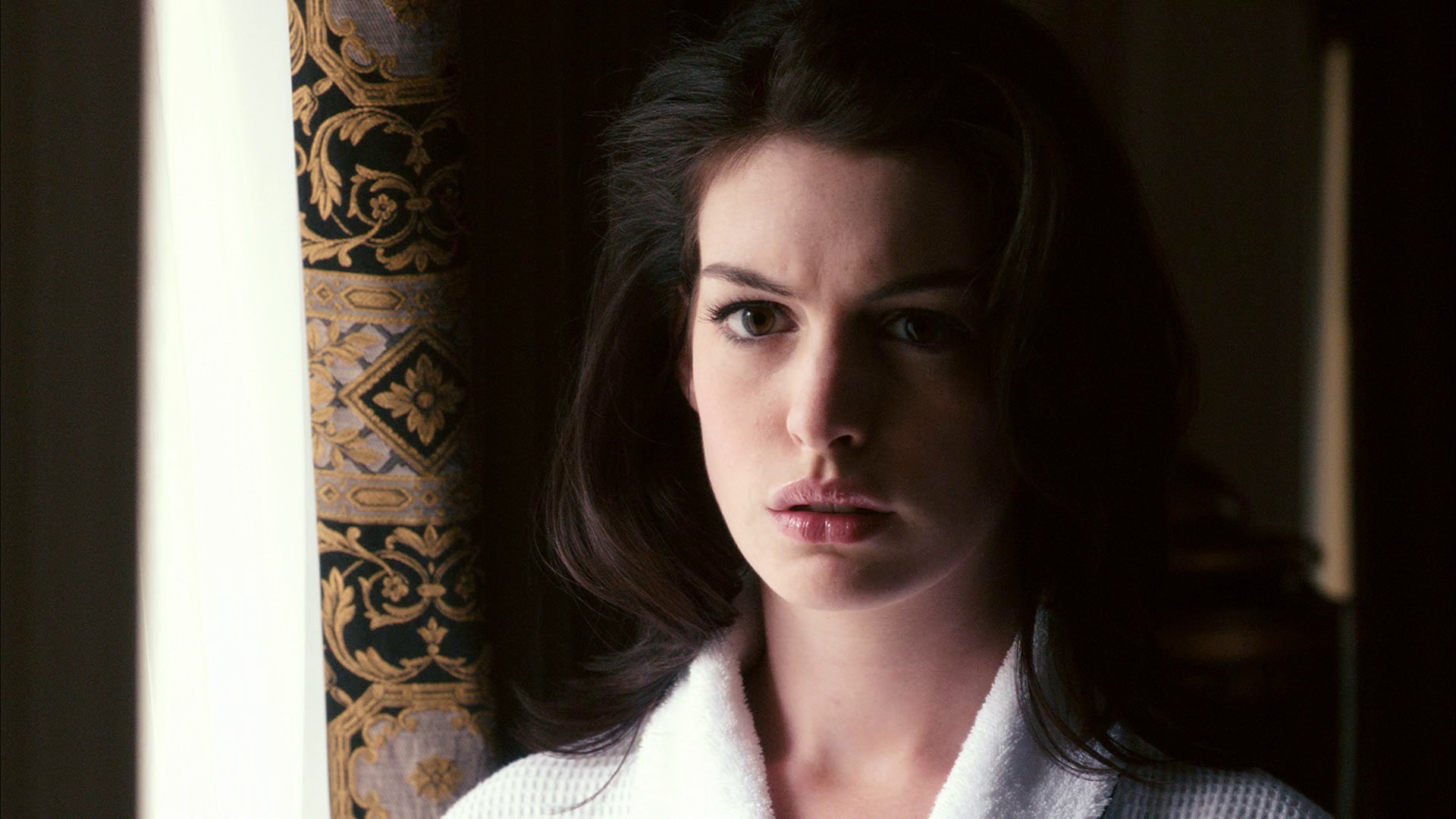 celebrity, anne hathaway, curtain, face