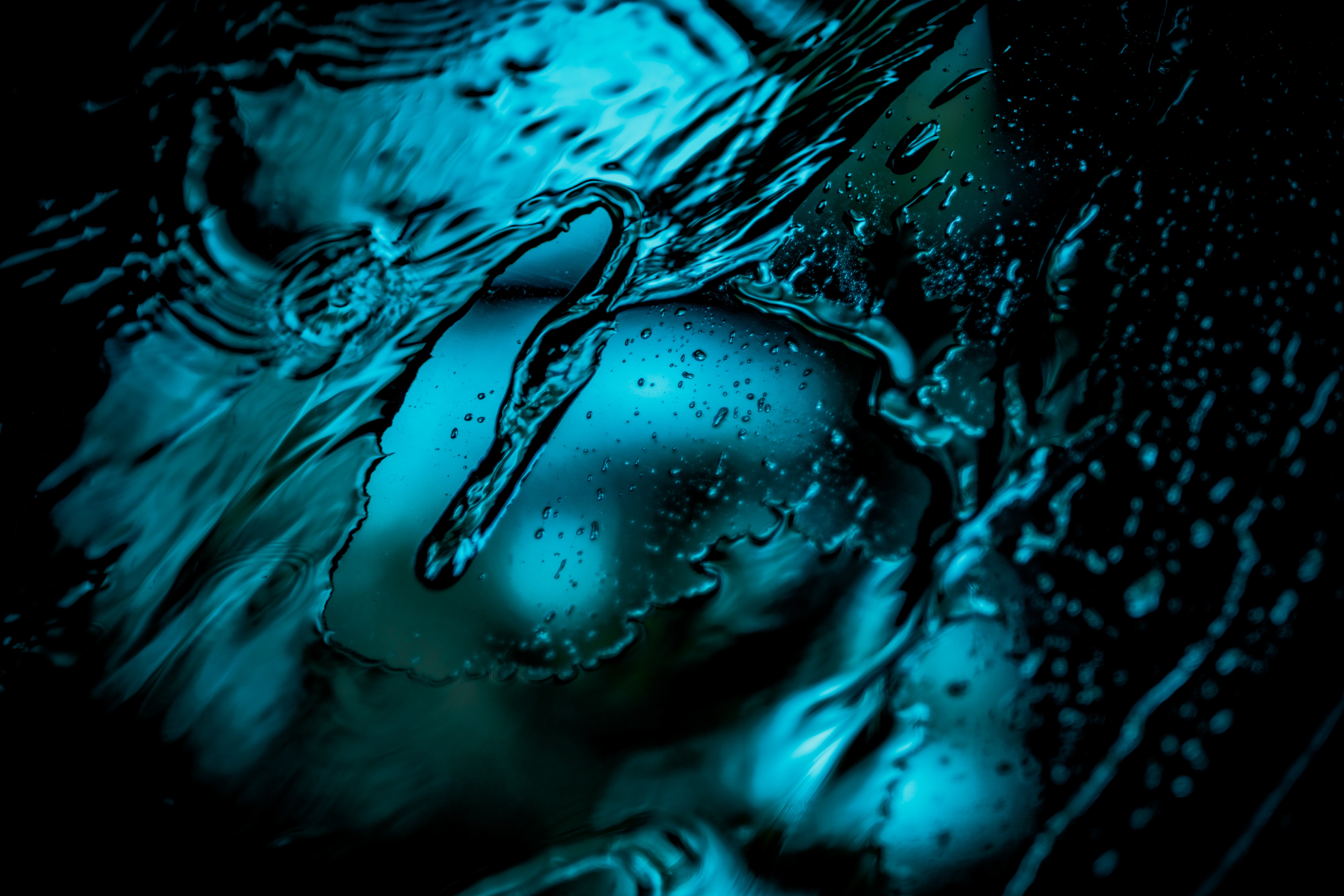 Free download wallpaper Water, Macro, Dark, Surface, Neon on your PC desktop