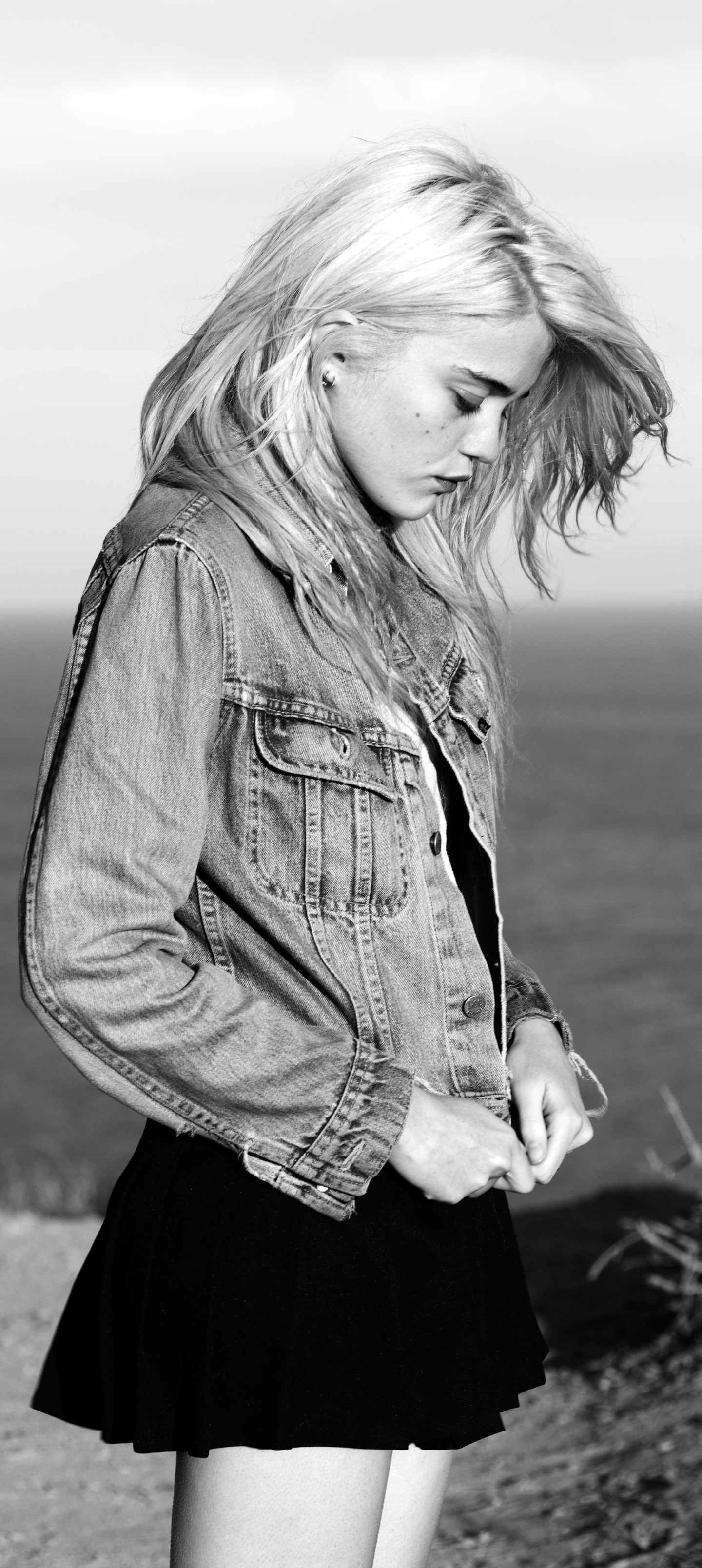 Download mobile wallpaper Music, Sky Ferreira for free.