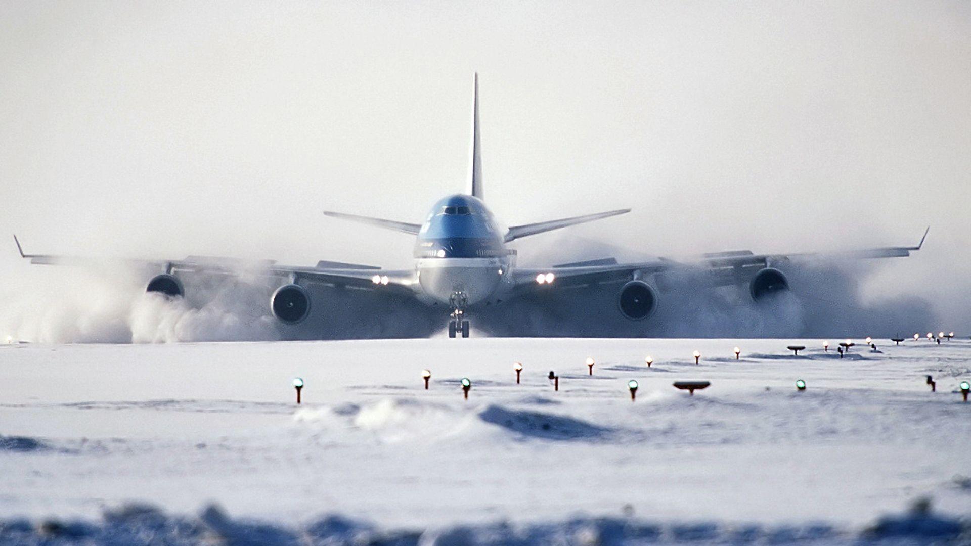 Download mobile wallpaper Snow, Boeing 747, Vehicles for free.