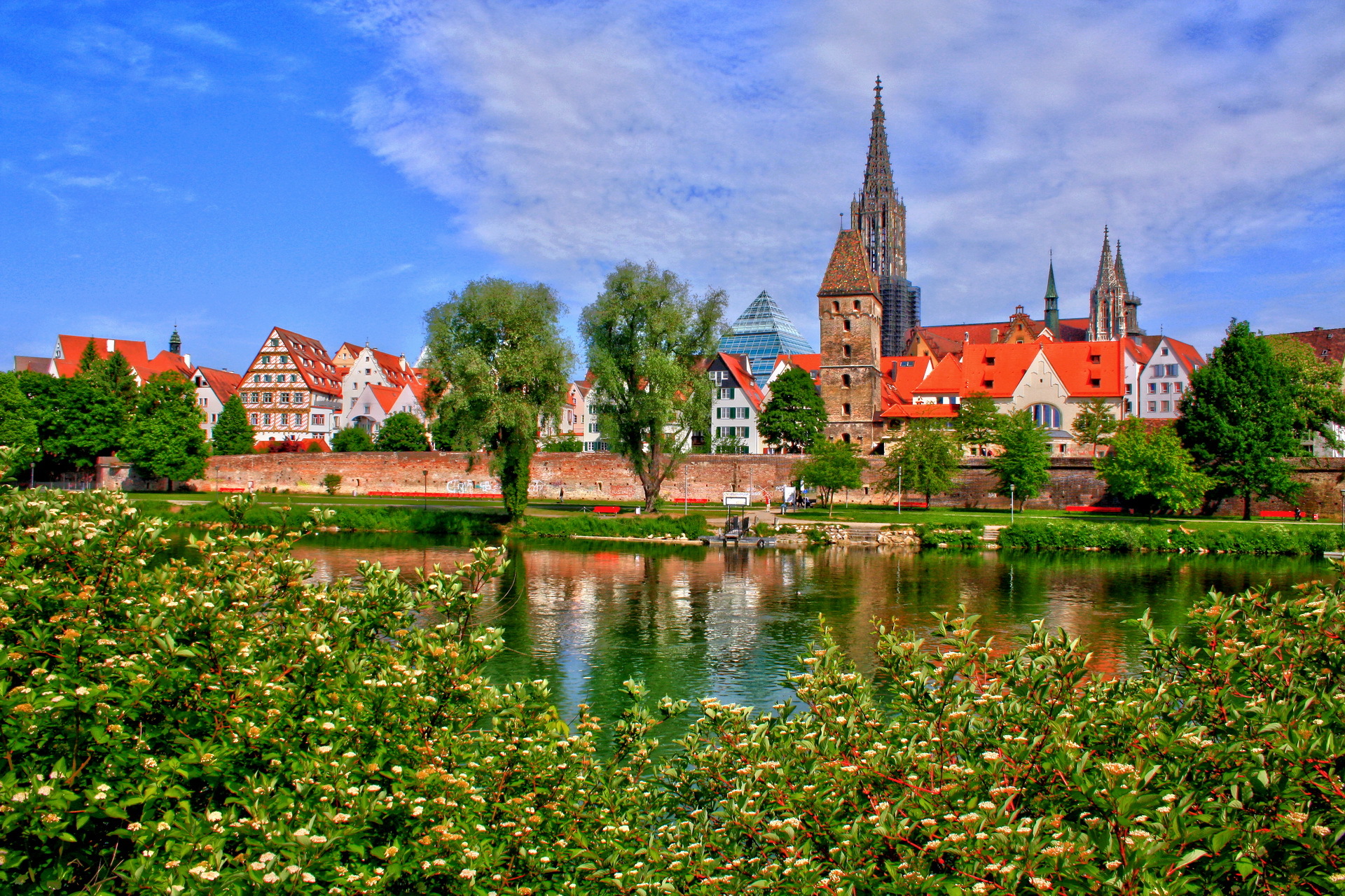 Free download wallpaper Lake, Tree, House, Germany, Town, Man Made, Towns on your PC desktop