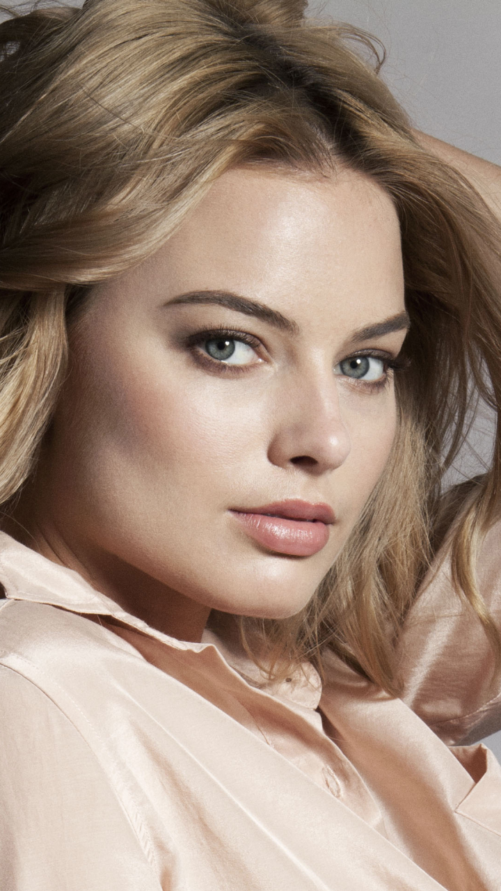 Download mobile wallpaper Blonde, Celebrity, Margot Robbie for free.