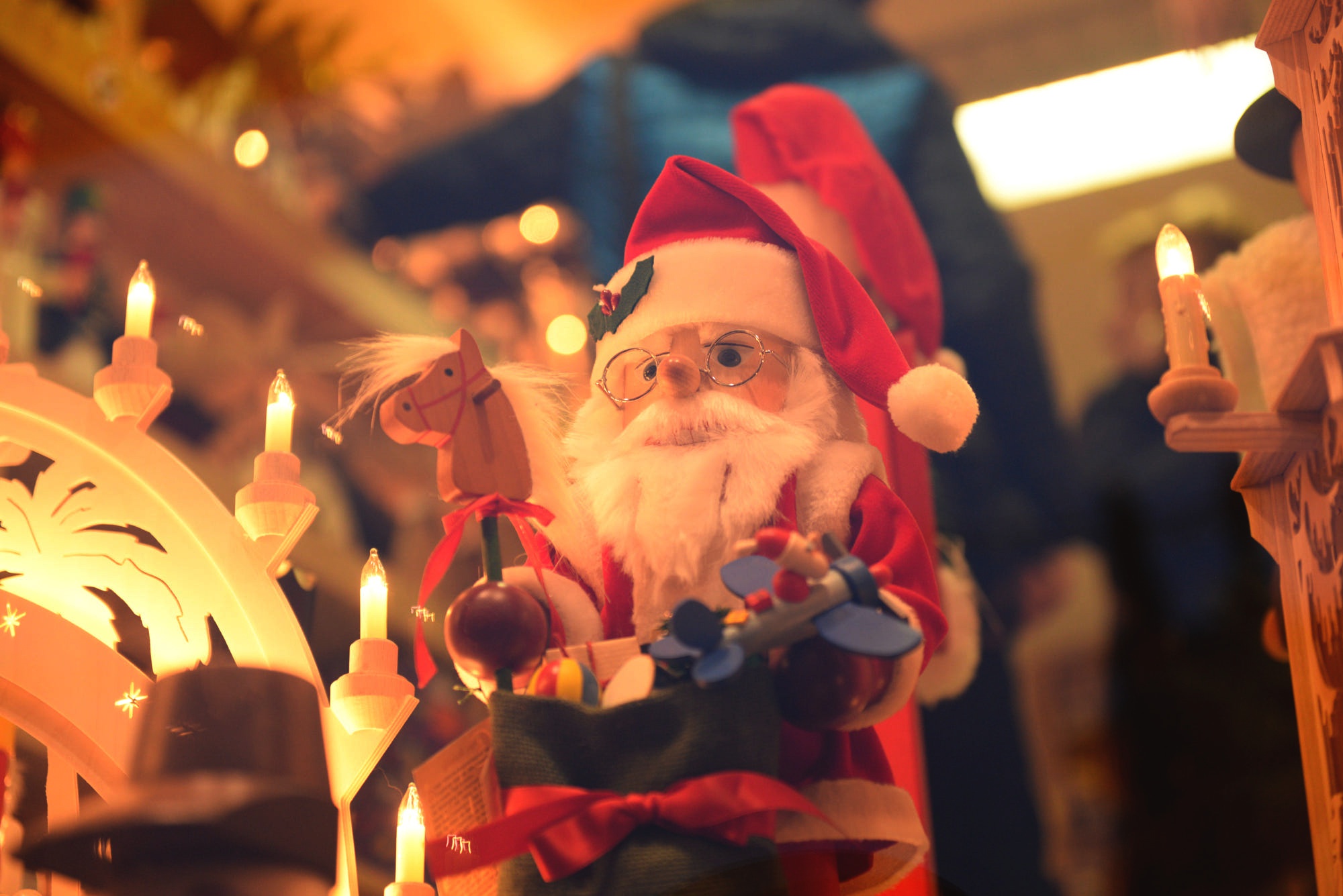 Téléchargez gratuitement l'image Père Noël, Noël, Vacances, Jouet, Bougie sur le bureau de votre PC