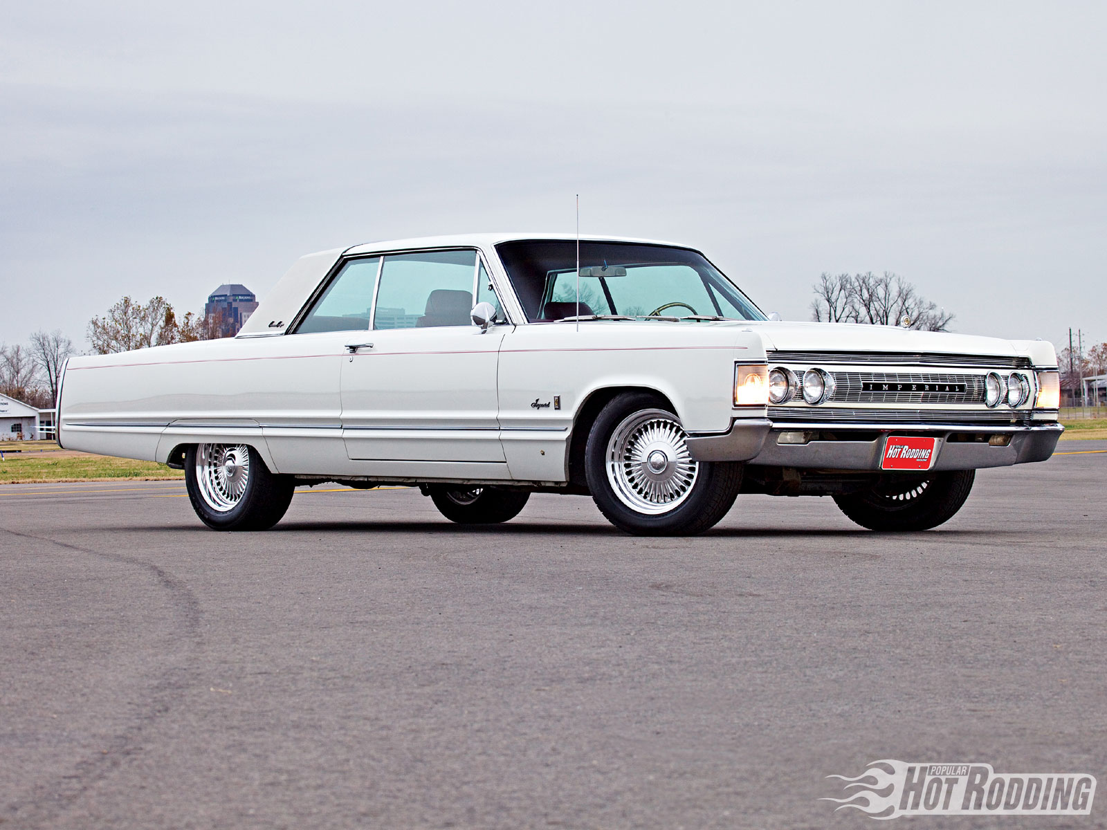Laden Sie 1967 Chrysler Imperial Crown Coupé HD-Desktop-Hintergründe herunter