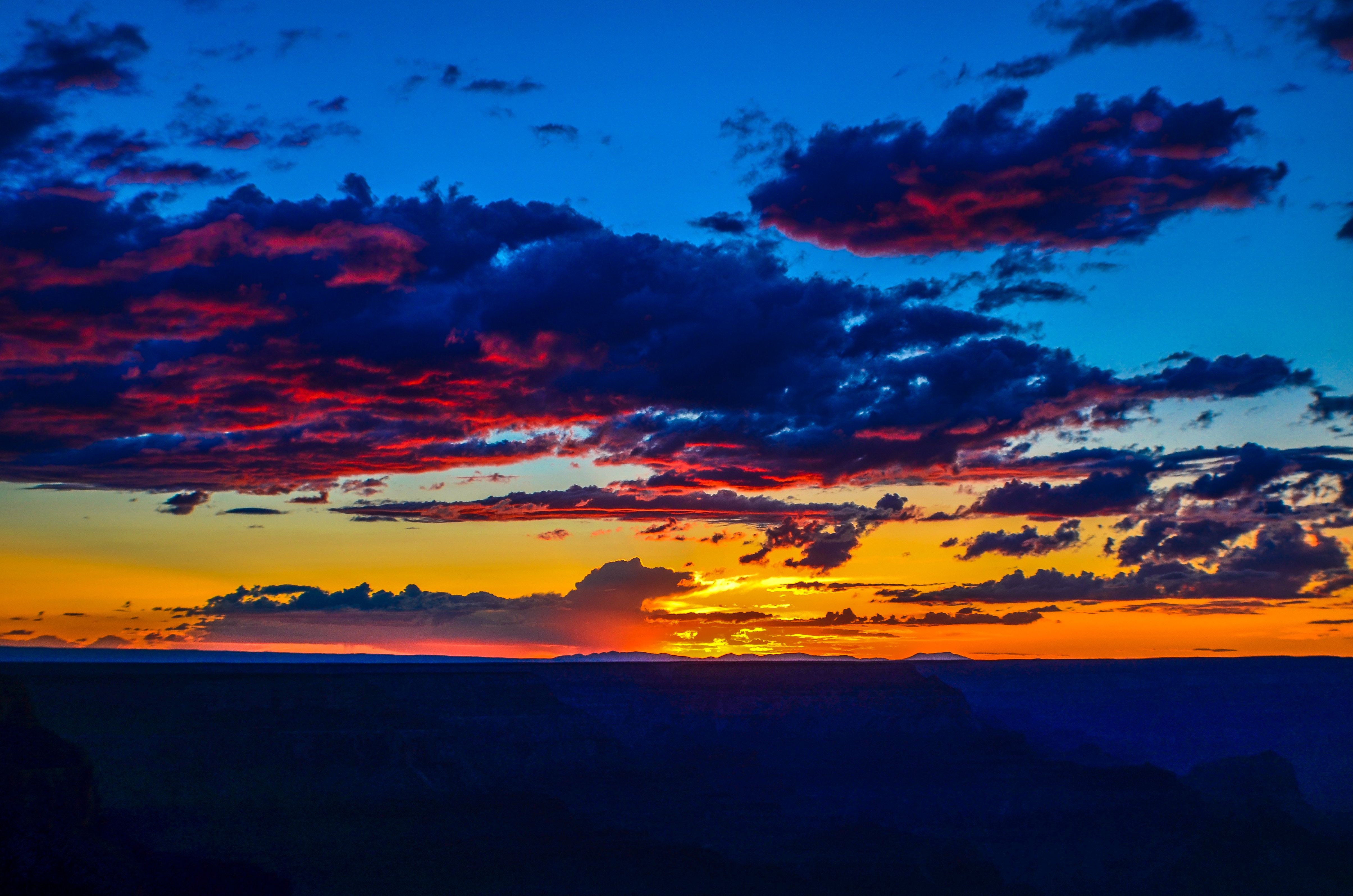 Laden Sie das Sunset, Clouds, Horizont, Bunten, Bunt, Natur, Sky-Bild kostenlos auf Ihren PC-Desktop herunter