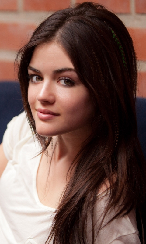 Download mobile wallpaper Celebrity, Lucy Hale for free.