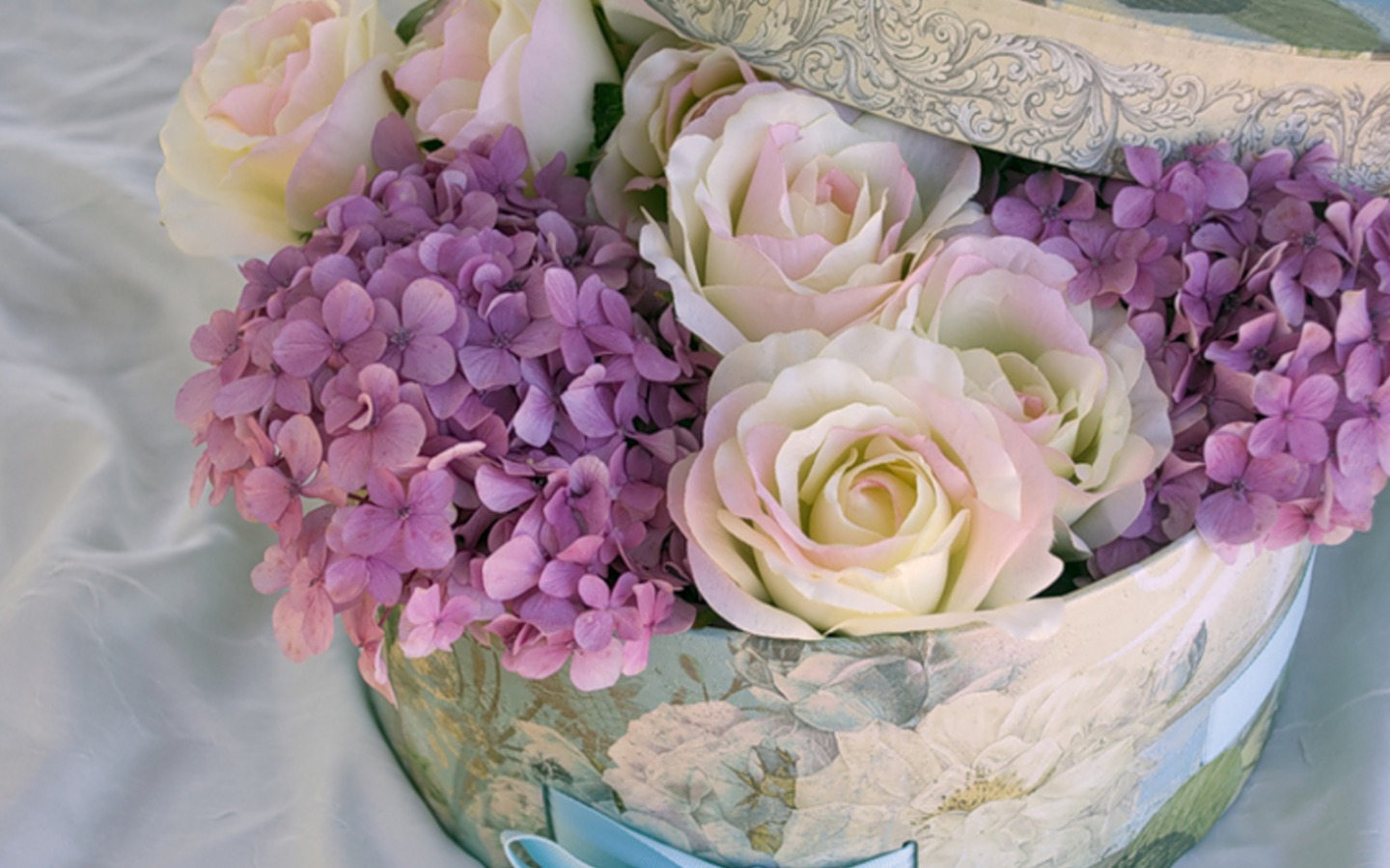 無料モバイル壁紙花, 薔薇, 箱, あじさい, 白い花, マンメイド, 紫色の花をダウンロードします。
