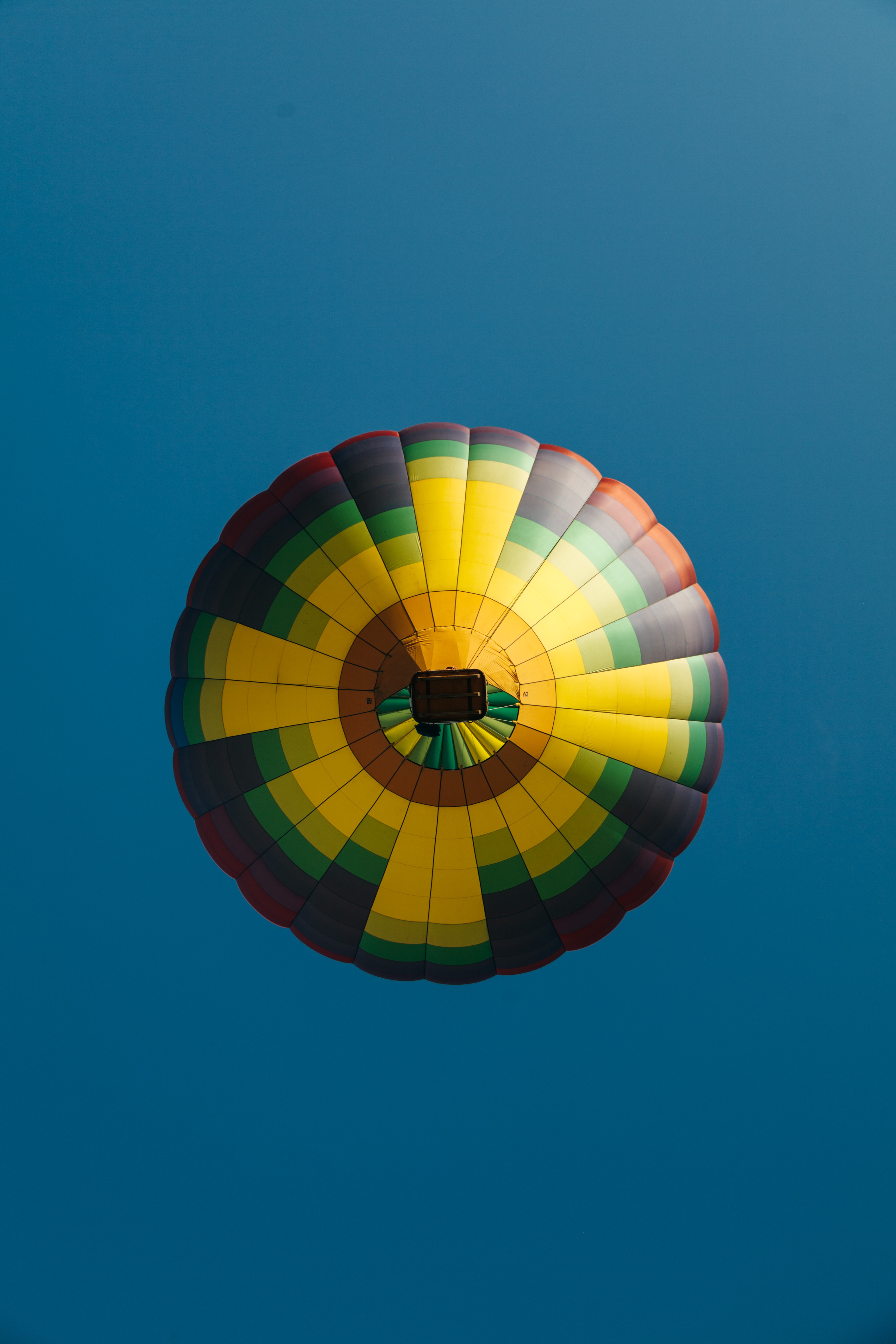 Free download wallpaper Flight, Height, Balloon, Sky, Multicolored, Motley, Minimalism on your PC desktop