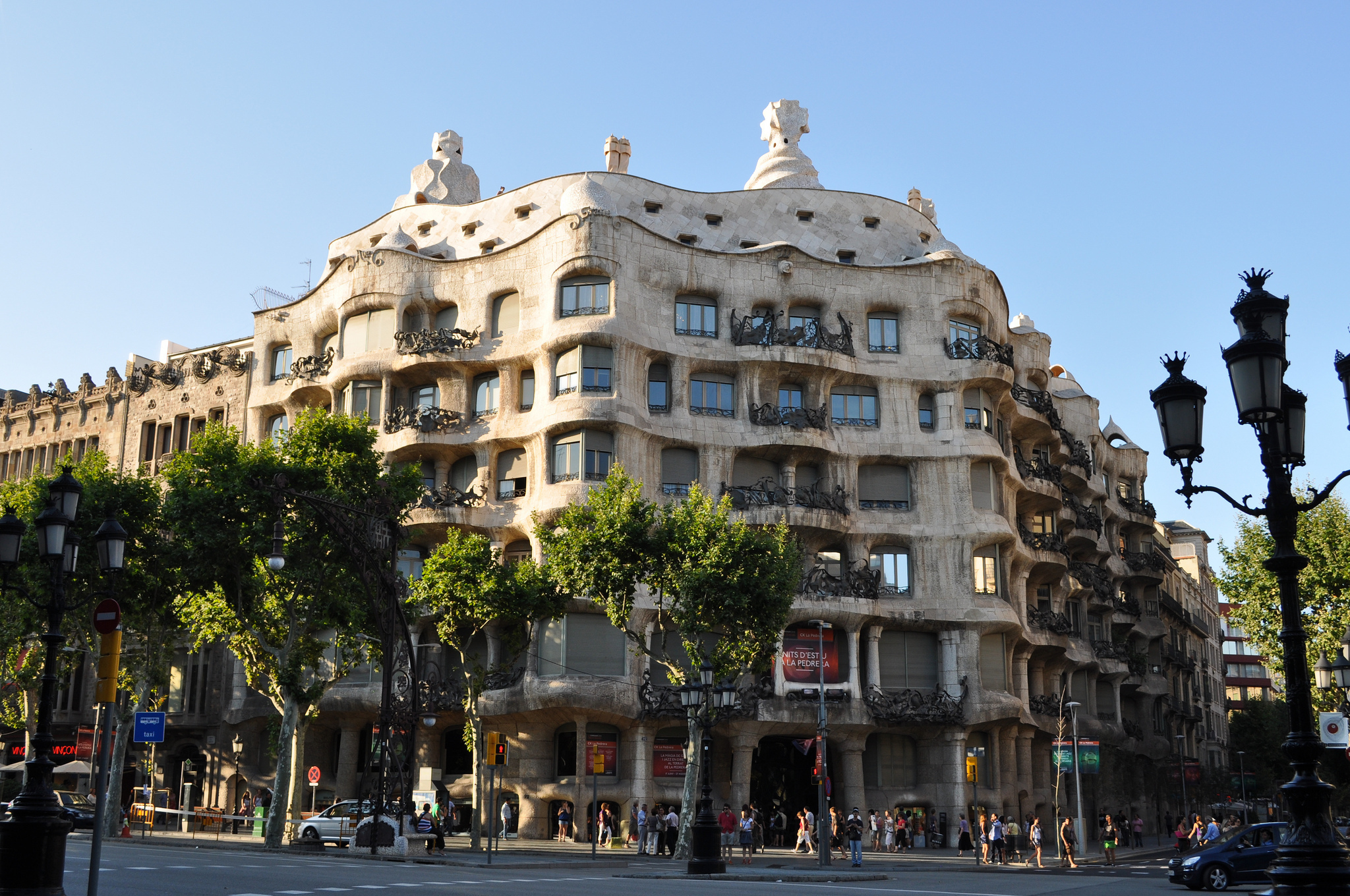 547558 descargar imagen barcelona, hecho por el hombre, edificio, antonio gaudí, casa milà, la pedrera: fondos de pantalla y protectores de pantalla gratis