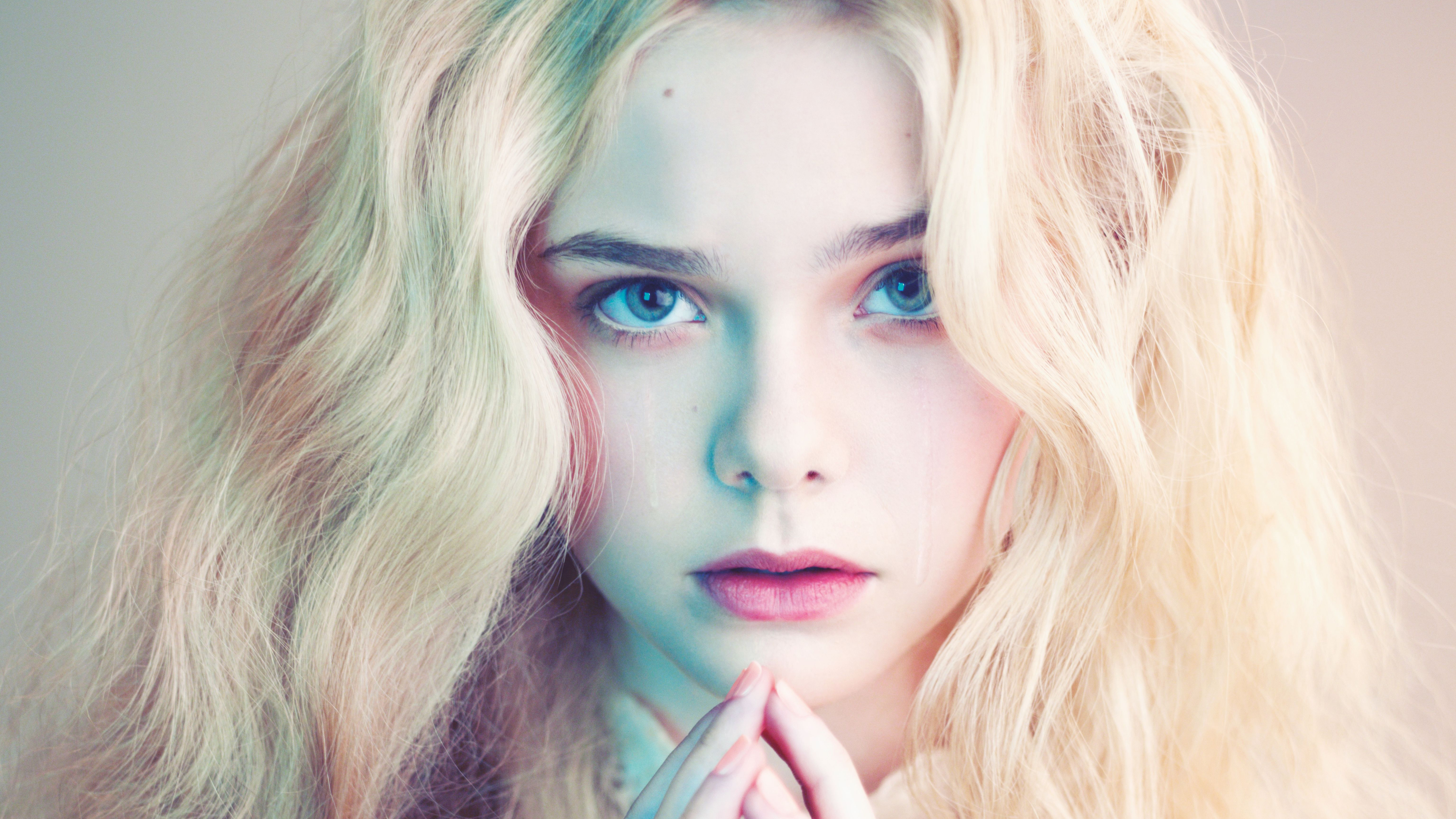 Free download wallpaper Close Up, Blonde, Face, Blue Eyes, American, Celebrity, Actress, Stare, Elle Fanning on your PC desktop