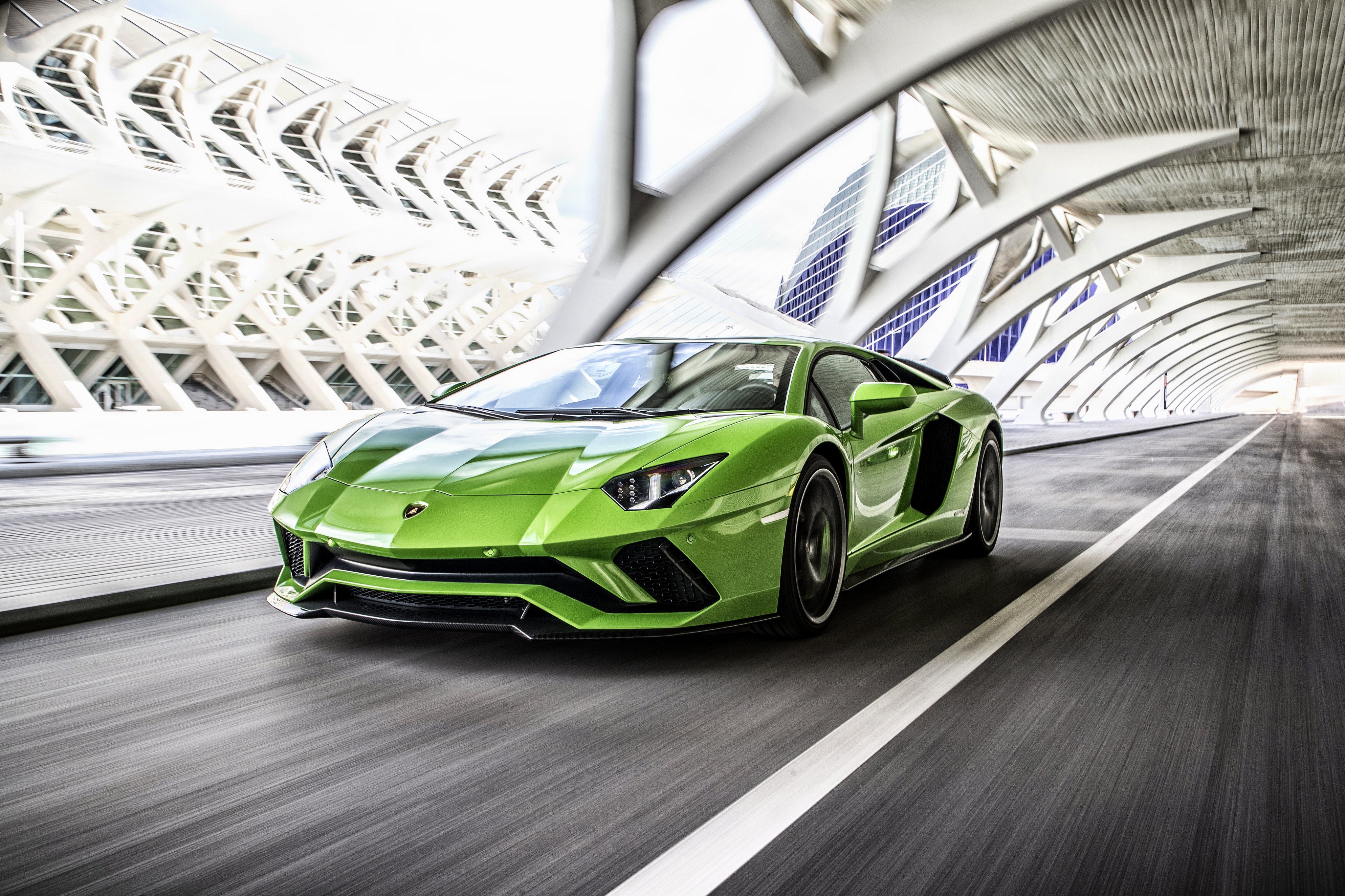 Завантажити шпалери Lamborghini Aventador S на телефон безкоштовно