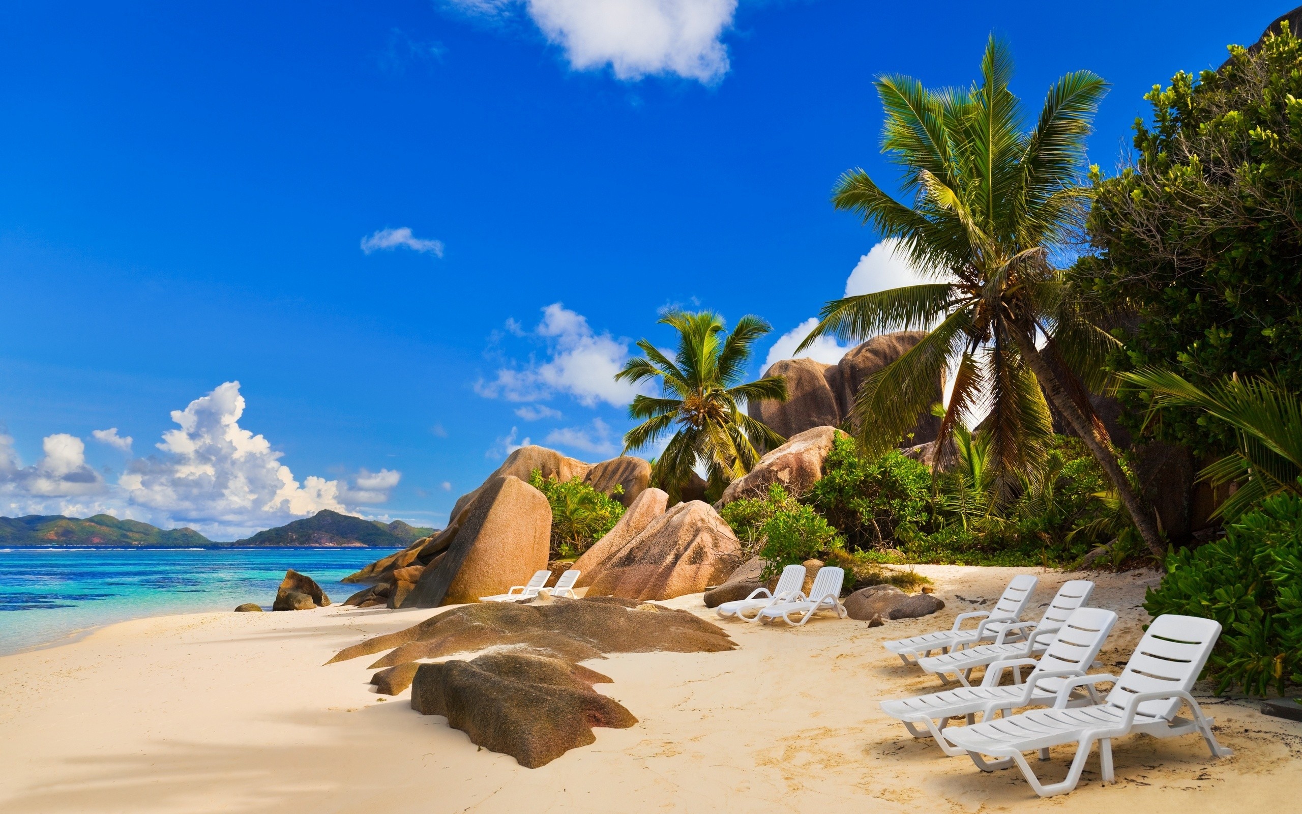 585893 télécharger l'image plage, tropical, océan, palmier, photographie, chaise, le sable, les seychelles, arbre - fonds d'écran et économiseurs d'écran gratuits