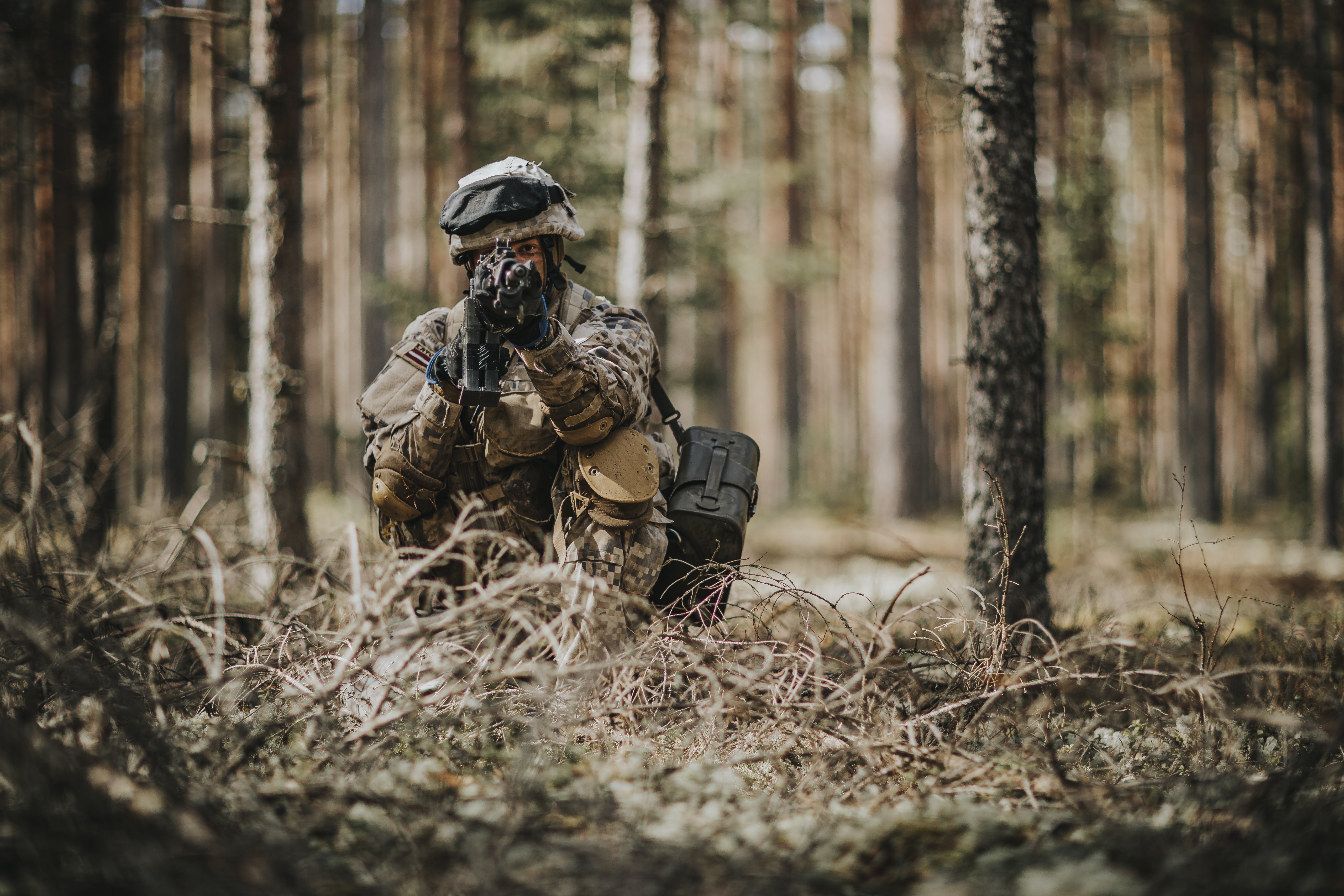 Download mobile wallpaper Weapon, Military, Soldier, Army, Depth Of Field for free.