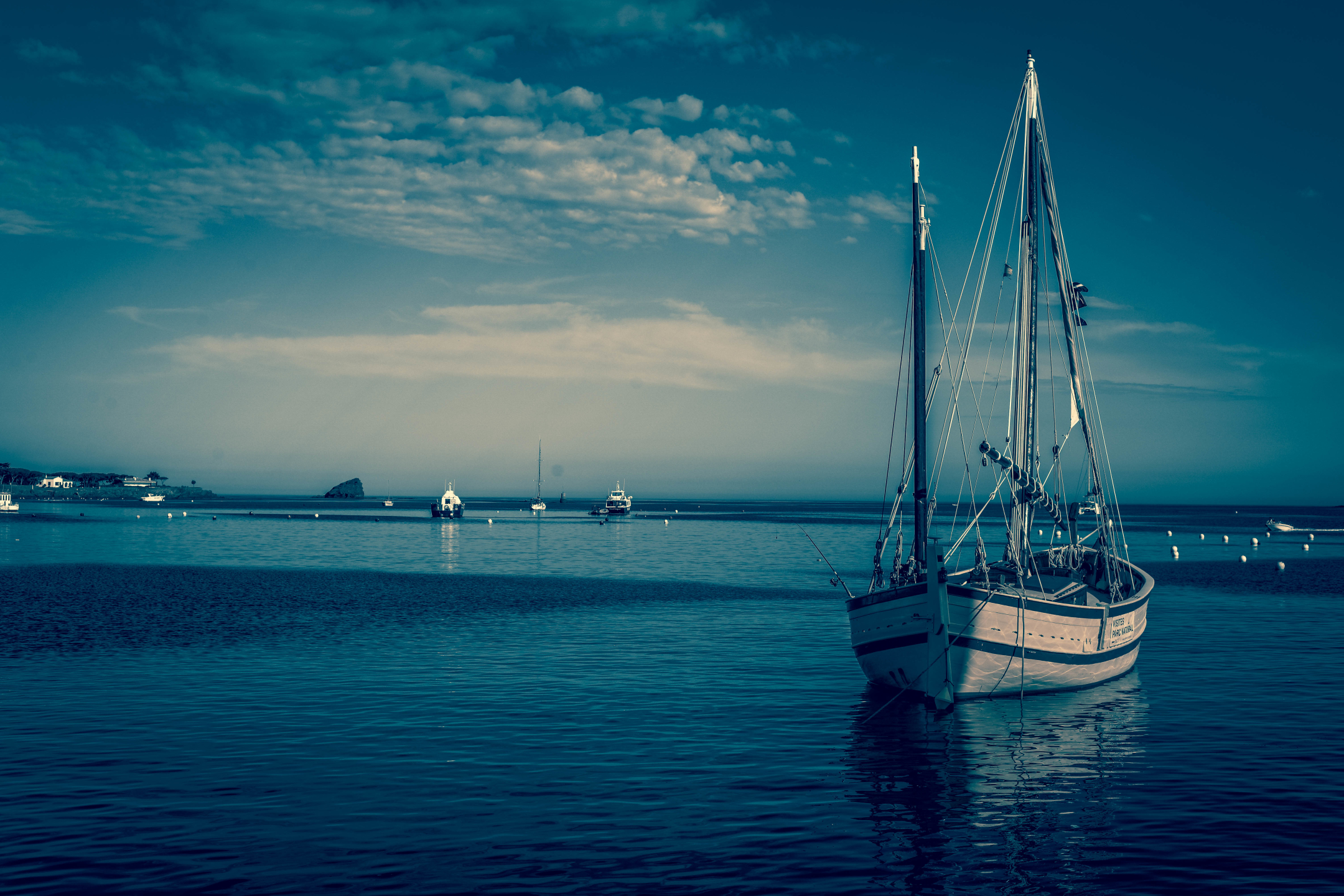 Descarga gratuita de fondo de pantalla para móvil de Mar, Barco, Vehículos.