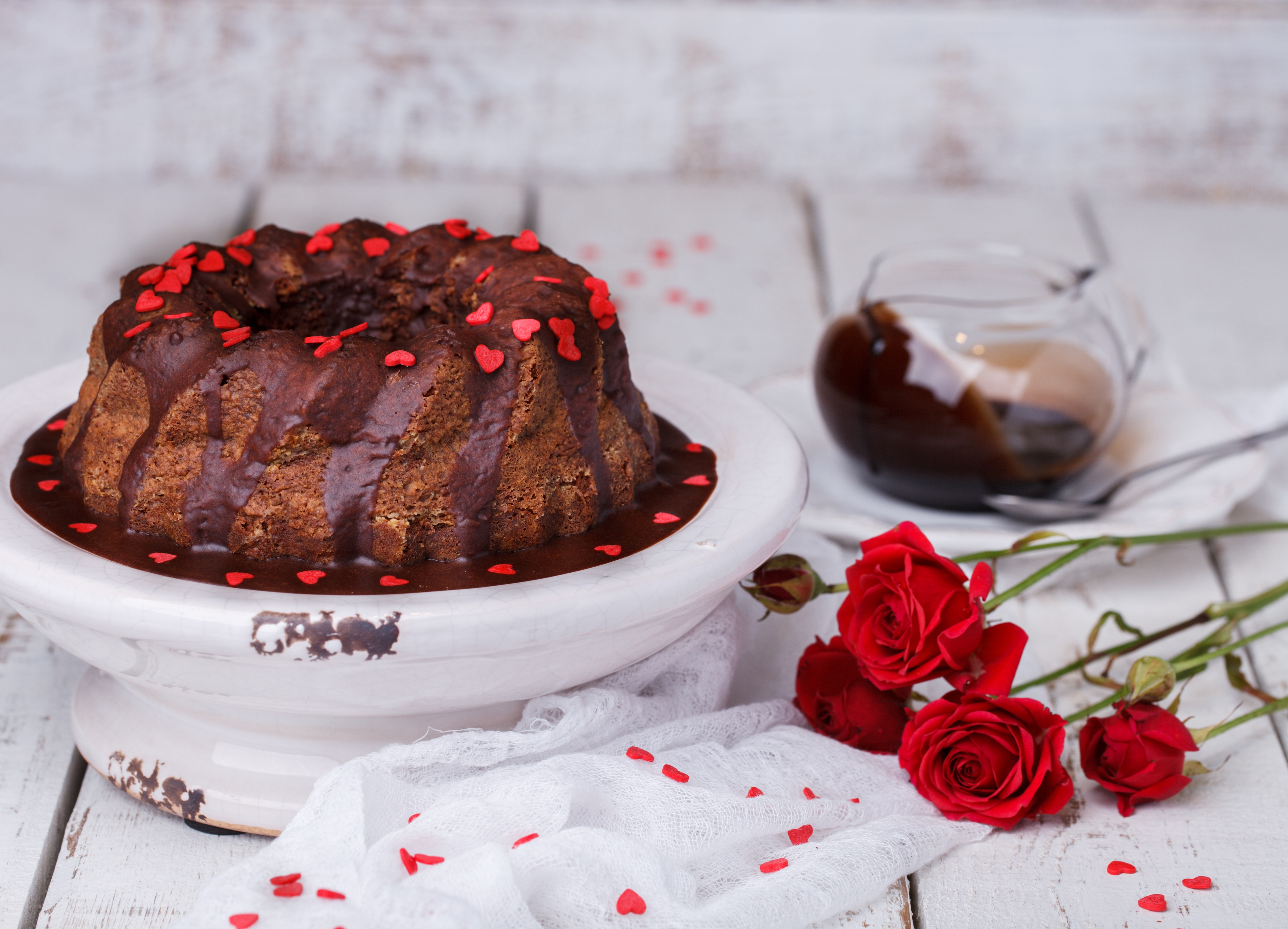 Laden Sie das Dessert, Rose, Kuchen, Rote Blume, Nahrungsmittel, Stillleben-Bild kostenlos auf Ihren PC-Desktop herunter