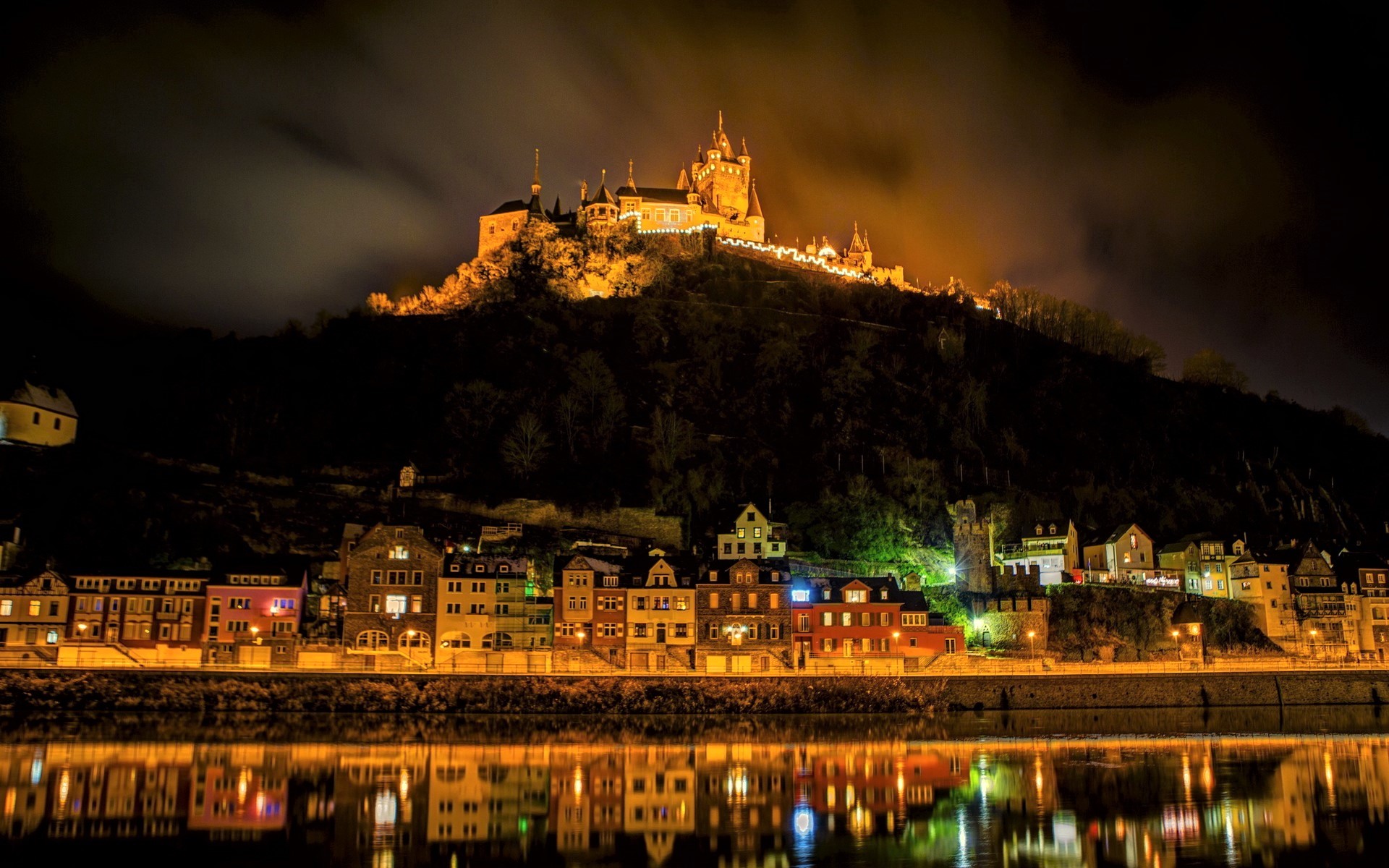 Téléchargez gratuitement l'image Villes, Nuit, Ville, Lac, Paysage Urbain, Construction Humaine, Réflection sur le bureau de votre PC