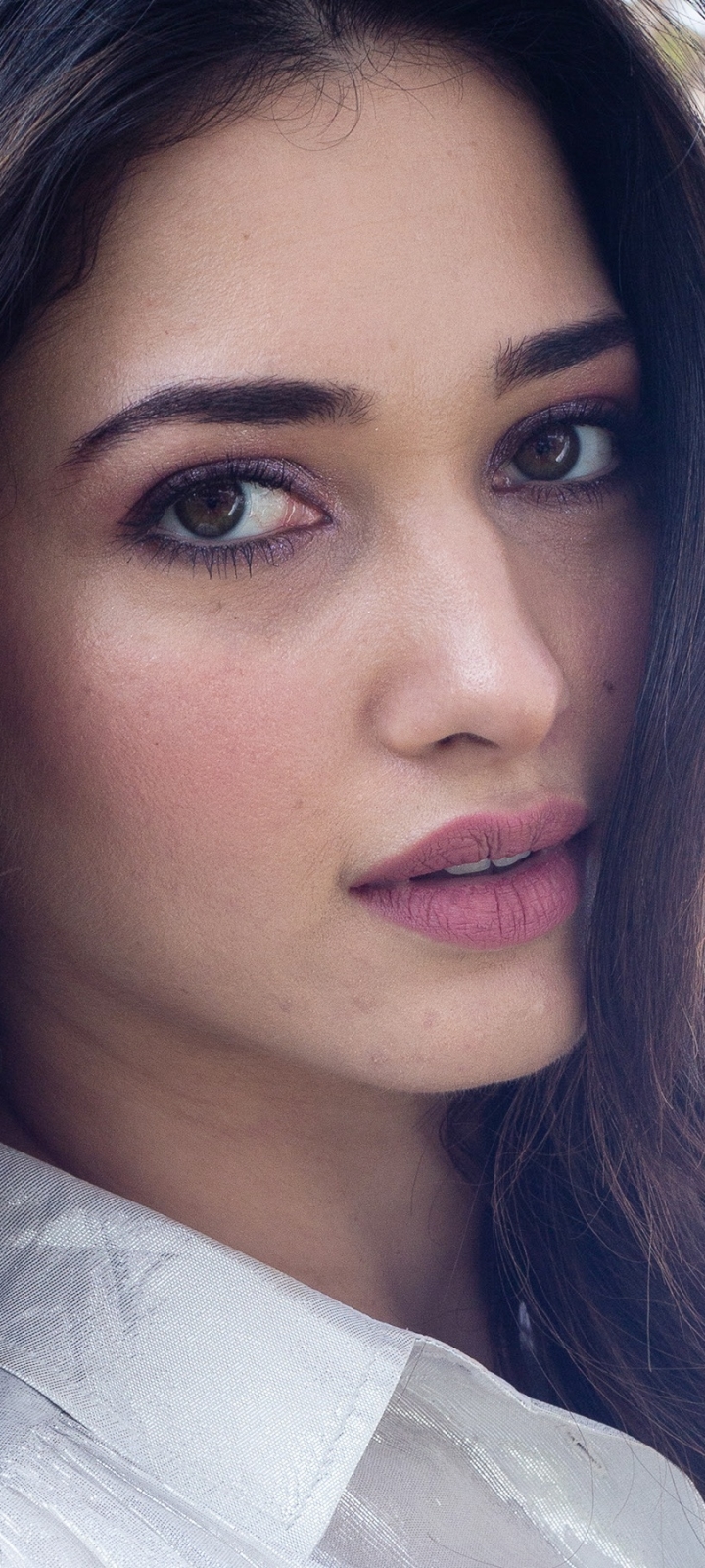 Download mobile wallpaper Face, Brunette, Indian, Celebrity, Brown Eyes, Actress, Tamannaah Bhatia, Bollywood for free.