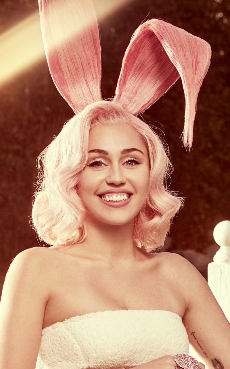 Download mobile wallpaper Music, Smile, Singer, Blonde, American, Miley Cyrus for free.