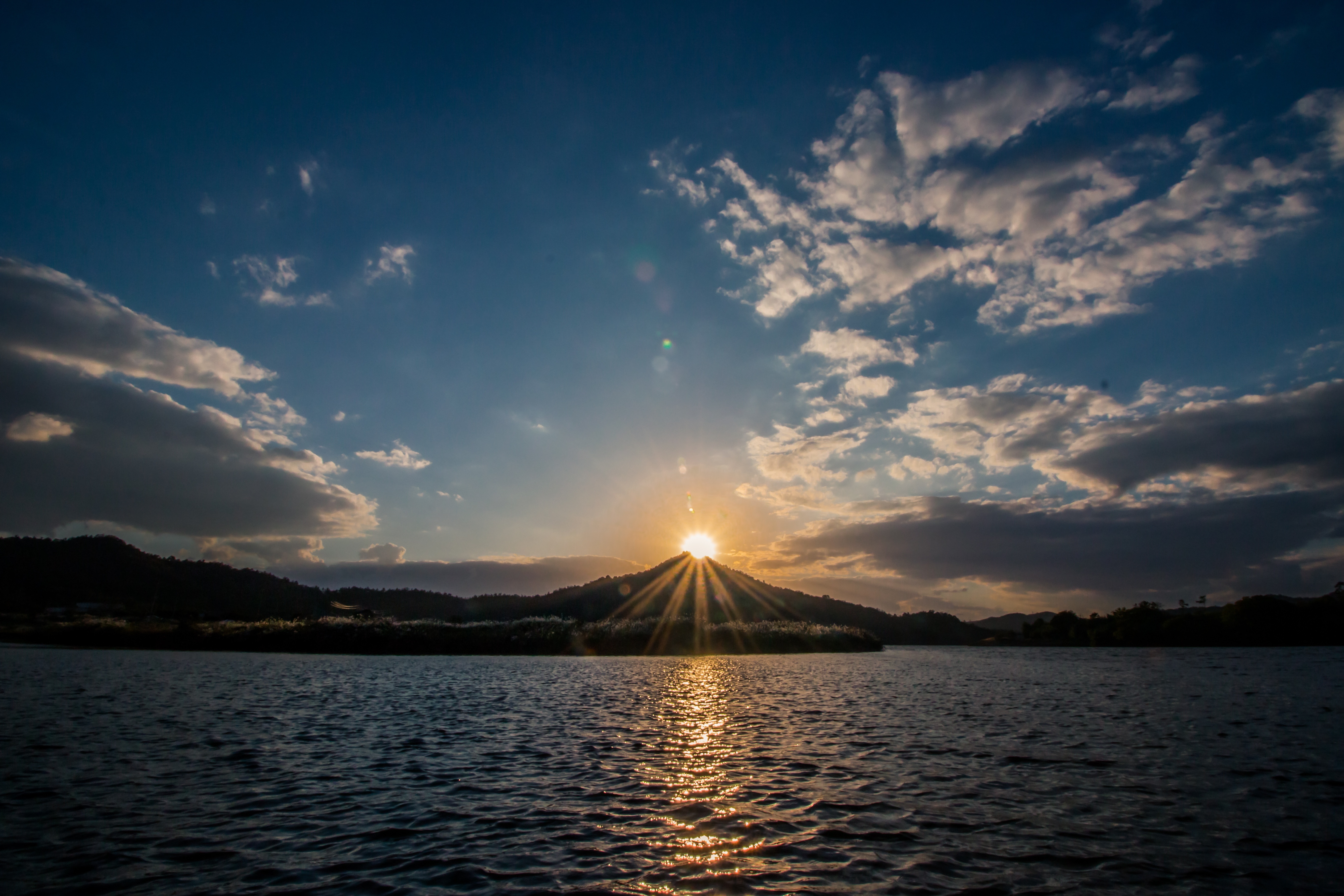 Baixe gratuitamente a imagem Natureza, Pôr Do Sol, Montanhas, Lago na área de trabalho do seu PC