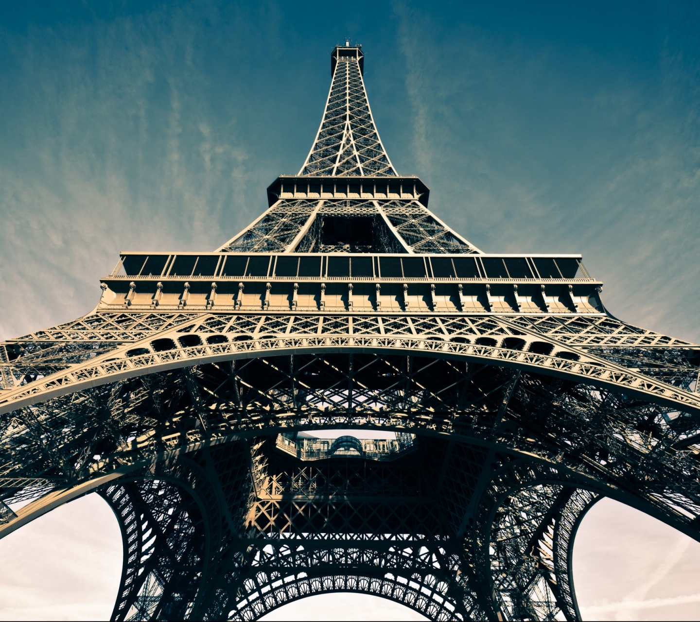 Free download wallpaper Eiffel Tower, Monuments, Man Made on your PC desktop