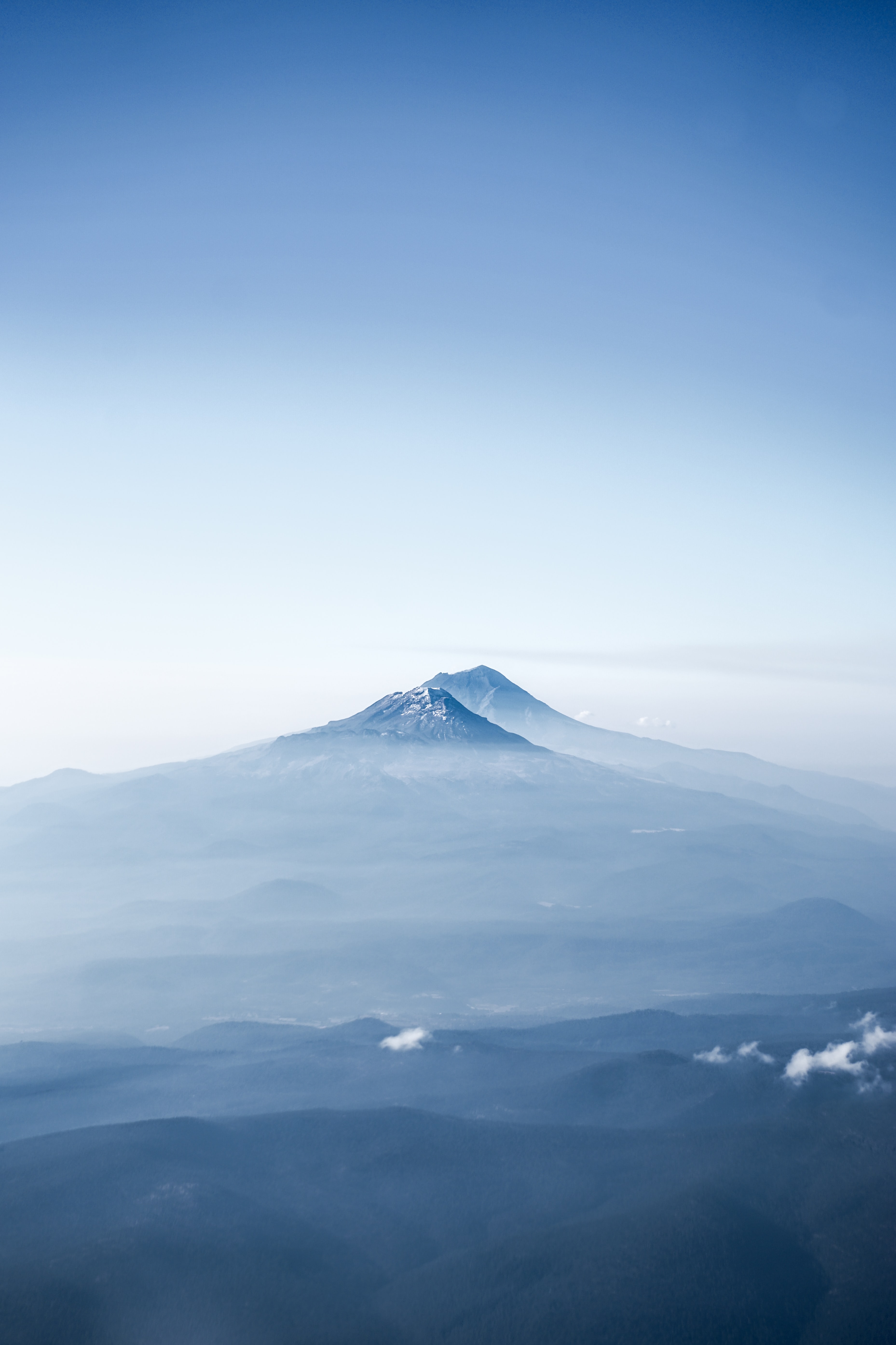 Скачать обои бесплатно Вершина, Туман, Природа, Вулкан картинка на рабочий стол ПК