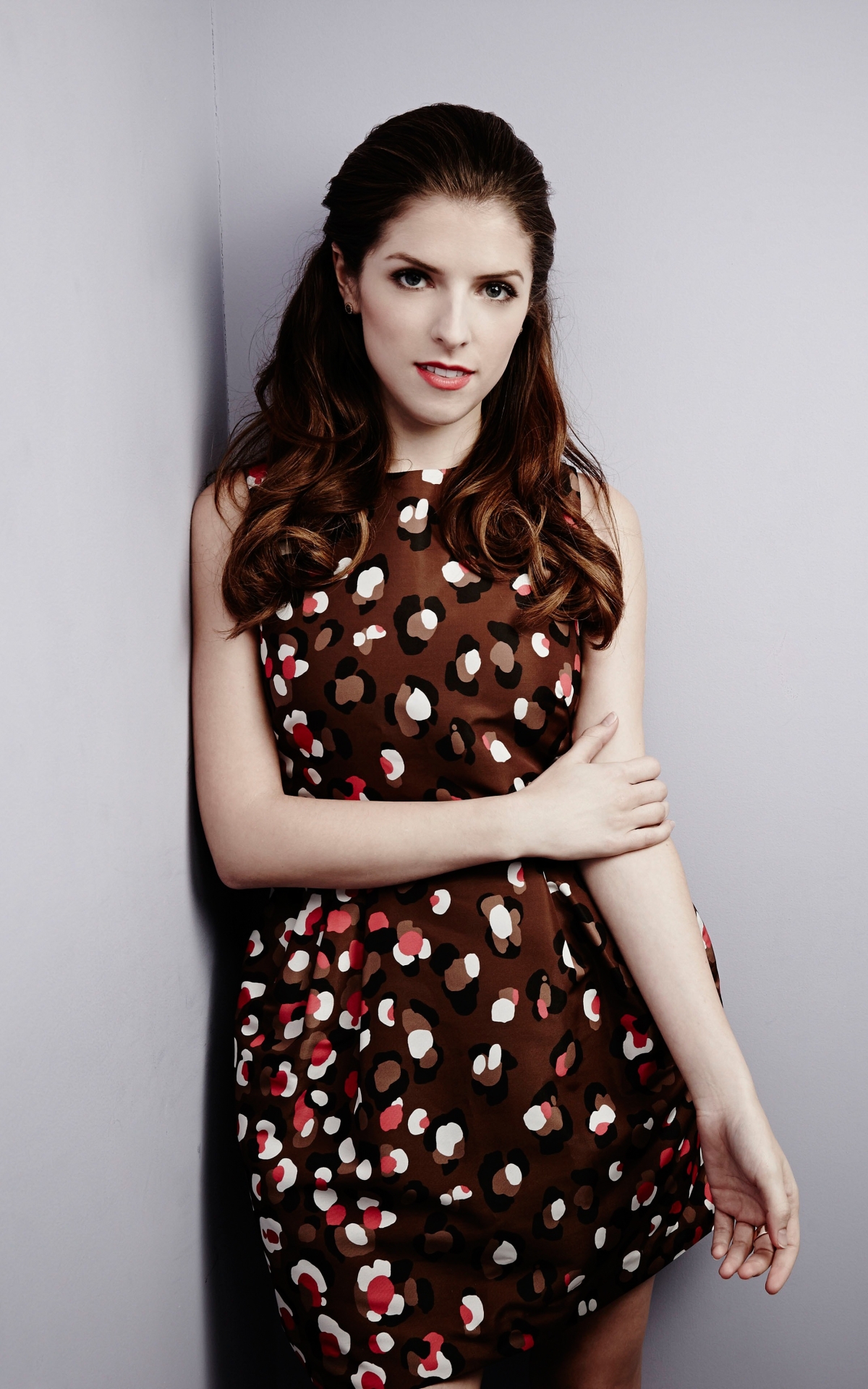 Download mobile wallpaper Dress, Brunette, American, Celebrity, Actress, Anna Kendrick for free.