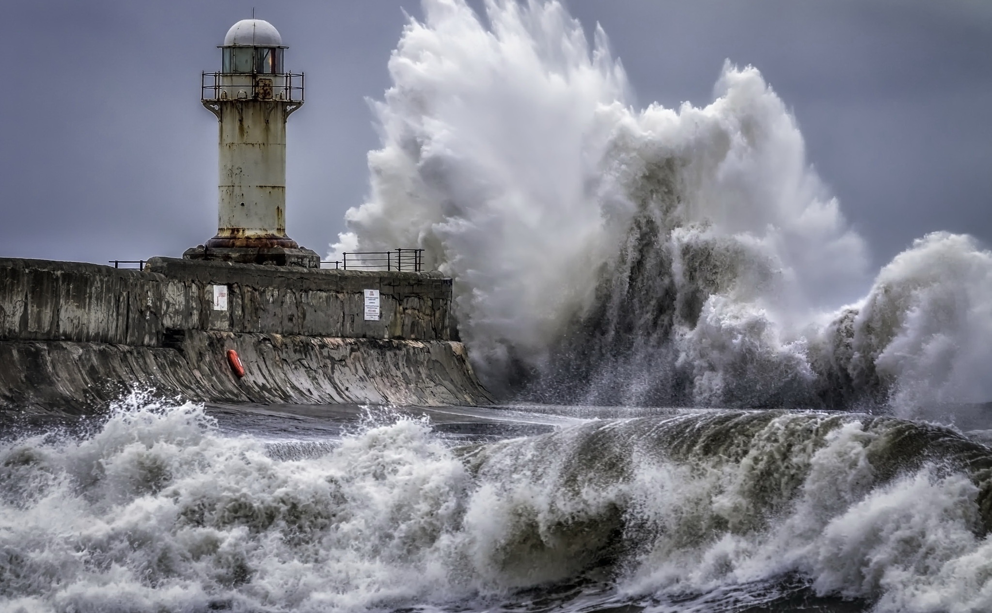 Download mobile wallpaper Building, Lighthouse, Storm, Wave, Man Made for free.