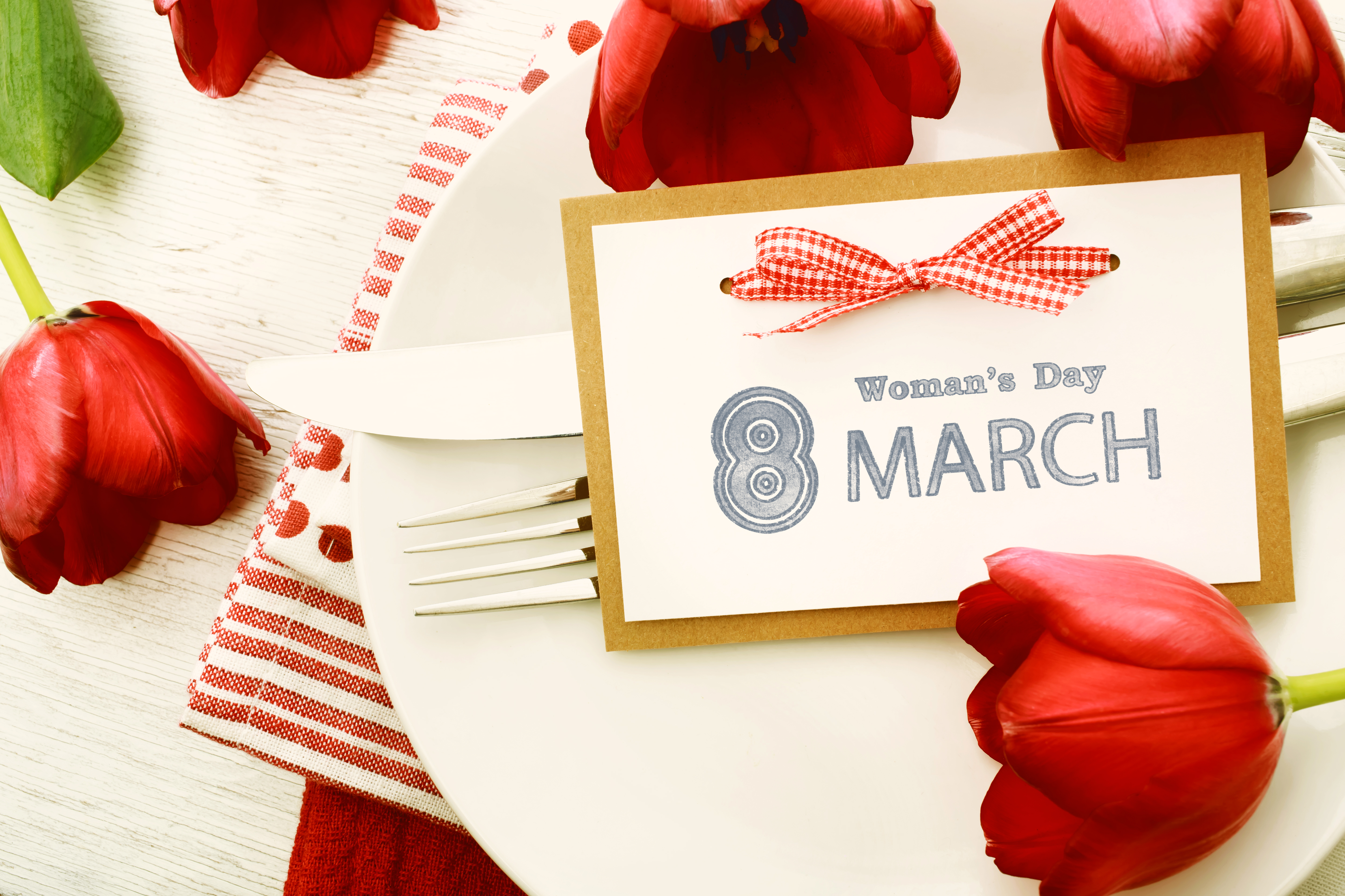 無料モバイル壁紙チューリップ, 花, 赤い花, ホリデー, 女性の日をダウンロードします。